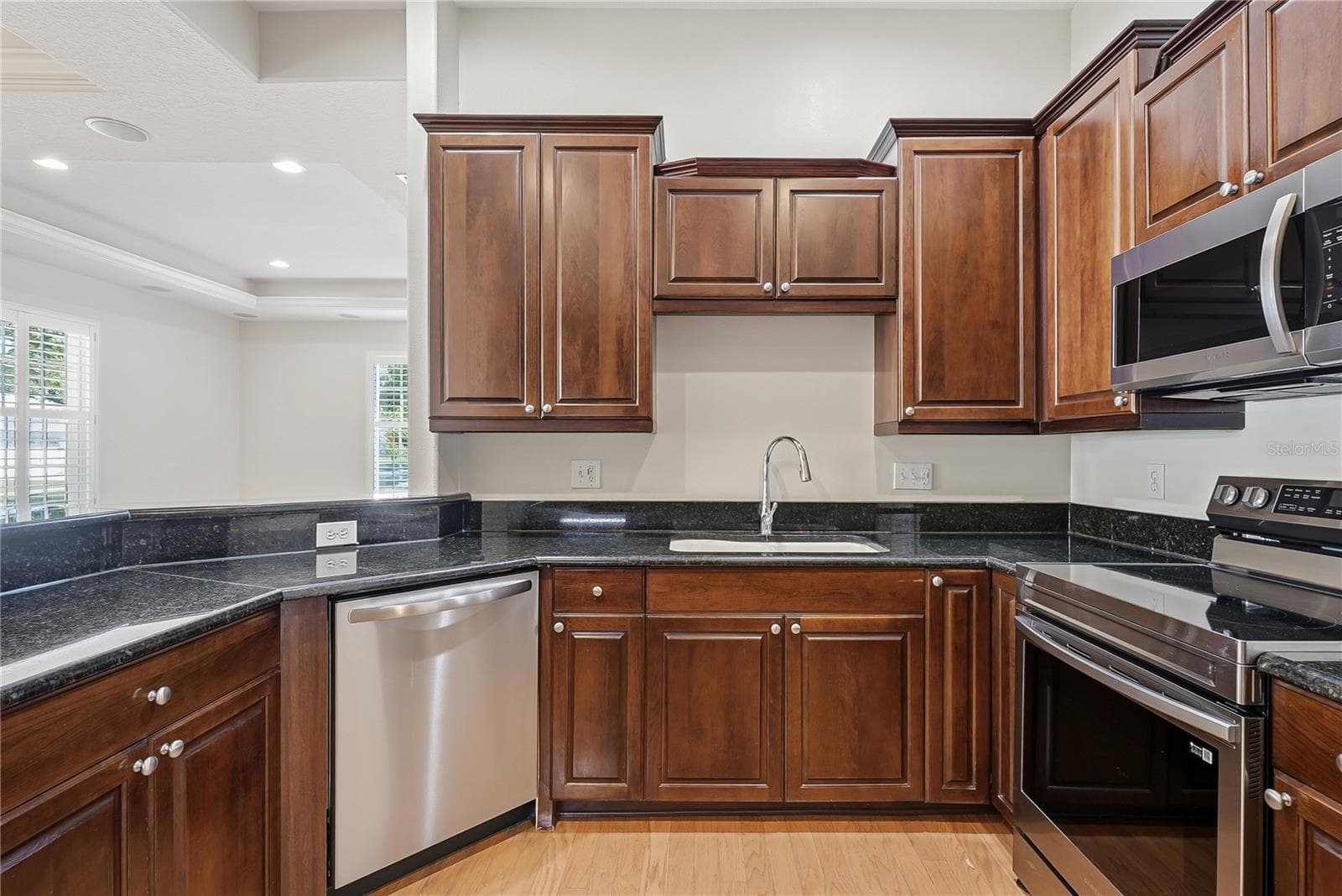 Townhouse at THE BORGHESE VILLAS AT WESTSHO, TAMPA, photo 12 of 42