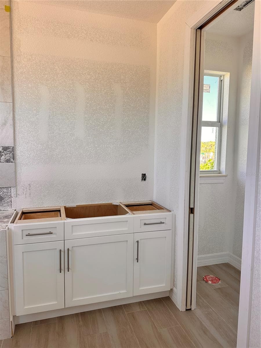 Single Family Residence at 15708 AUTRY CIR, PORT CHARLOTTE, photo 6 of 27