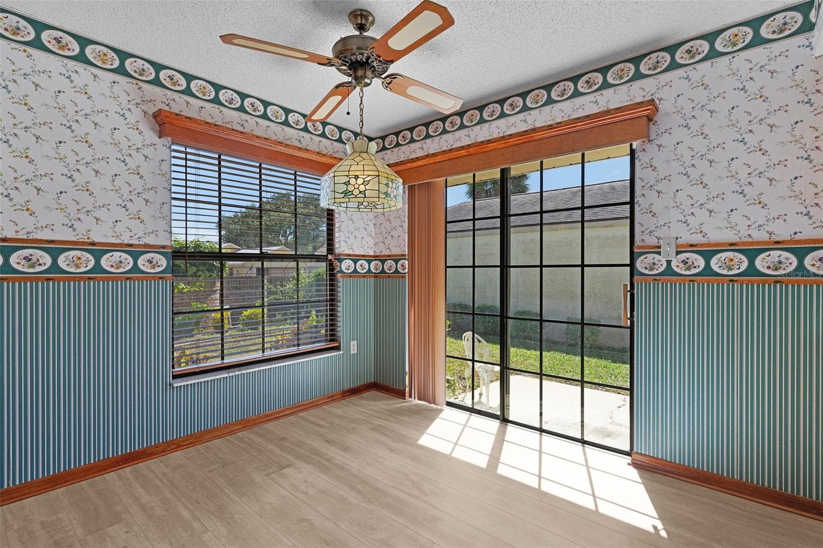 Single Family Residence at 1522 S POINTE DR, LEESBURG, photo 13 of 40