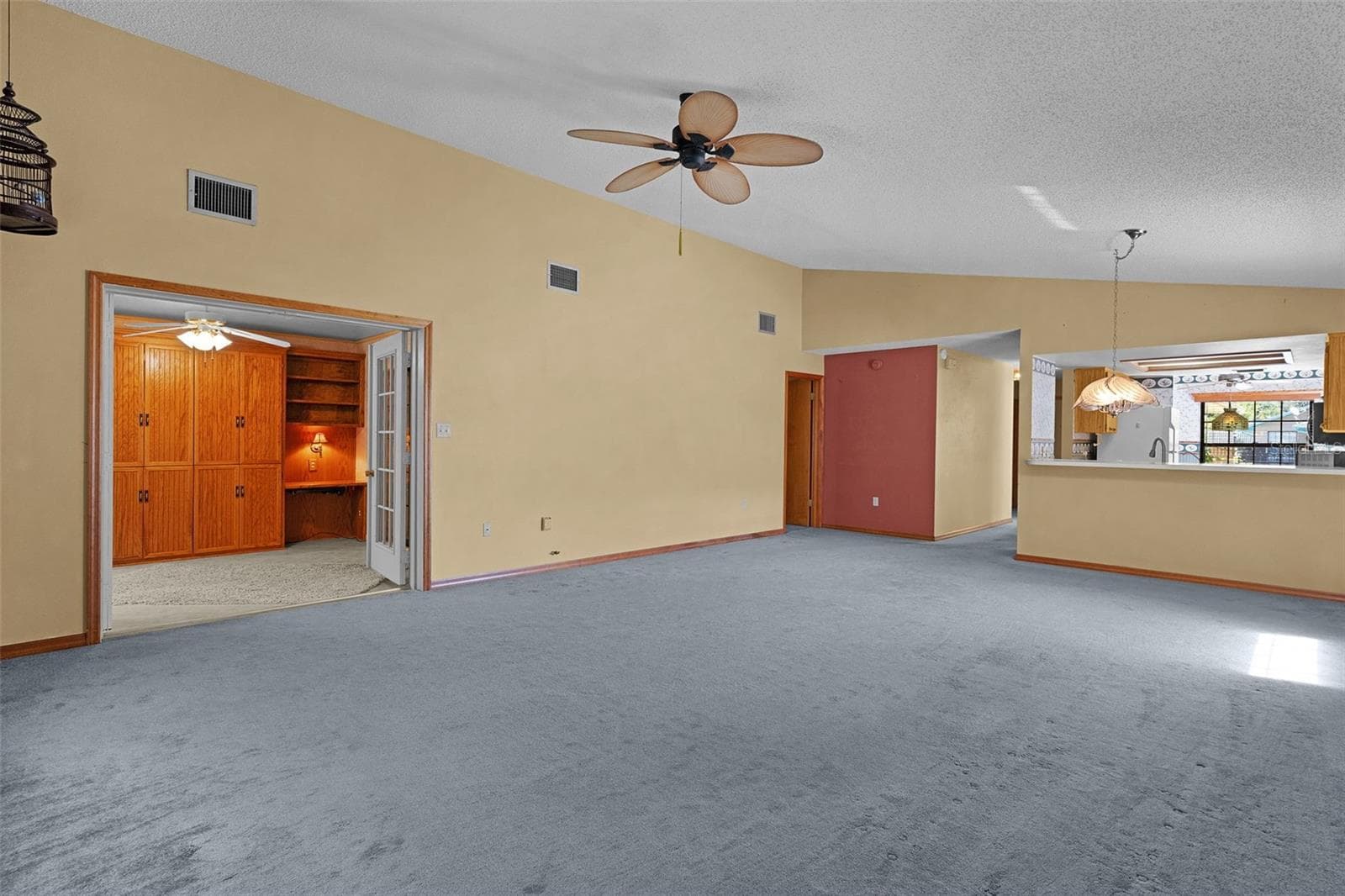 Single Family Residence at 1522 S POINTE DR, LEESBURG, photo 20 of 40