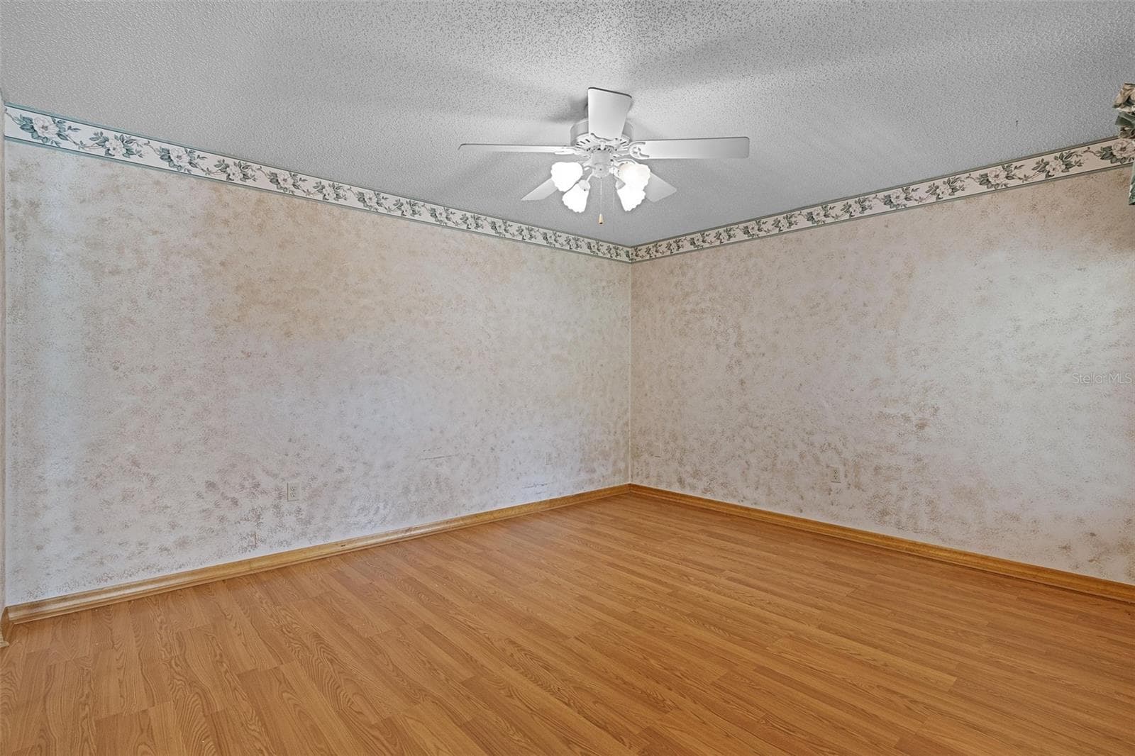 Single Family Residence at 1522 S POINTE DR, LEESBURG, photo 29 of 40