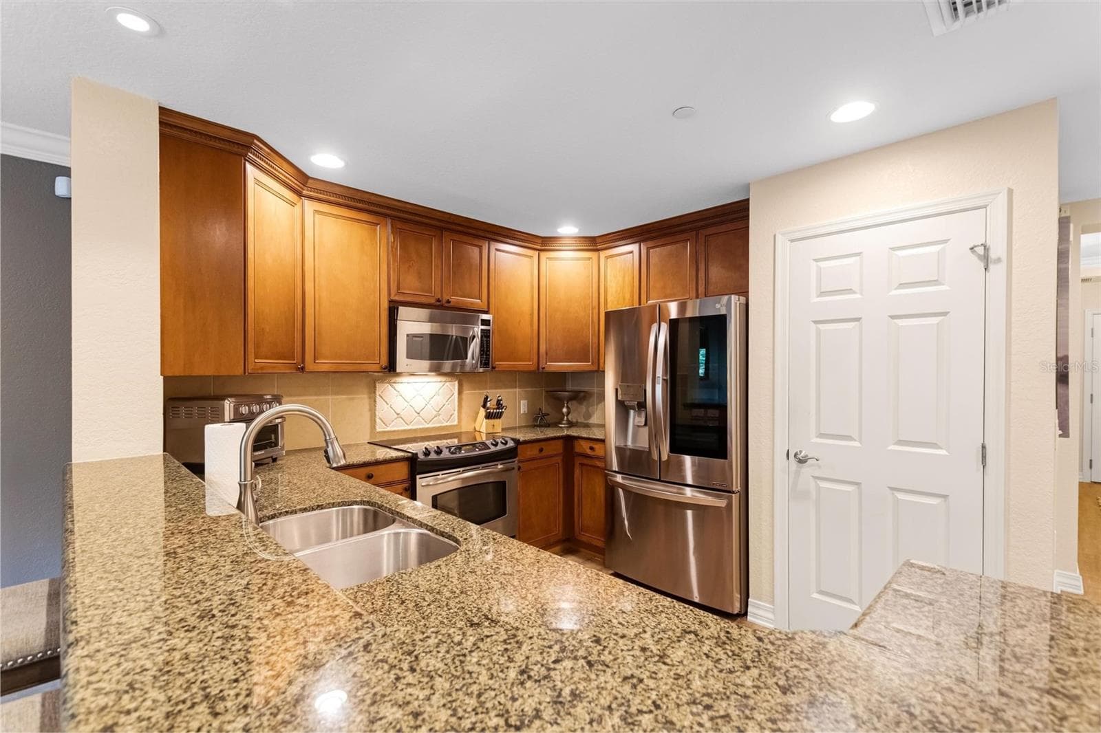 Condo - Hotel at 7656 WHISPER WAY #402, KISSIMMEE, photo 4 of 62