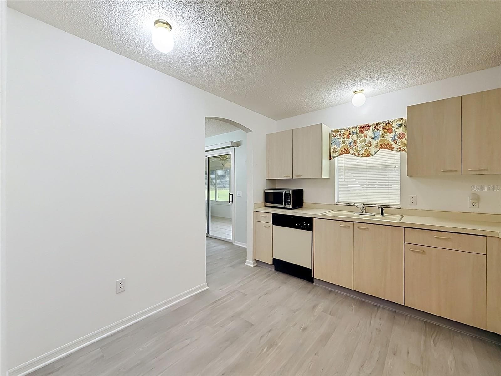 Single Family Residence at 1607 COG HILL DR, LADY LAKE, photo 5 of 37