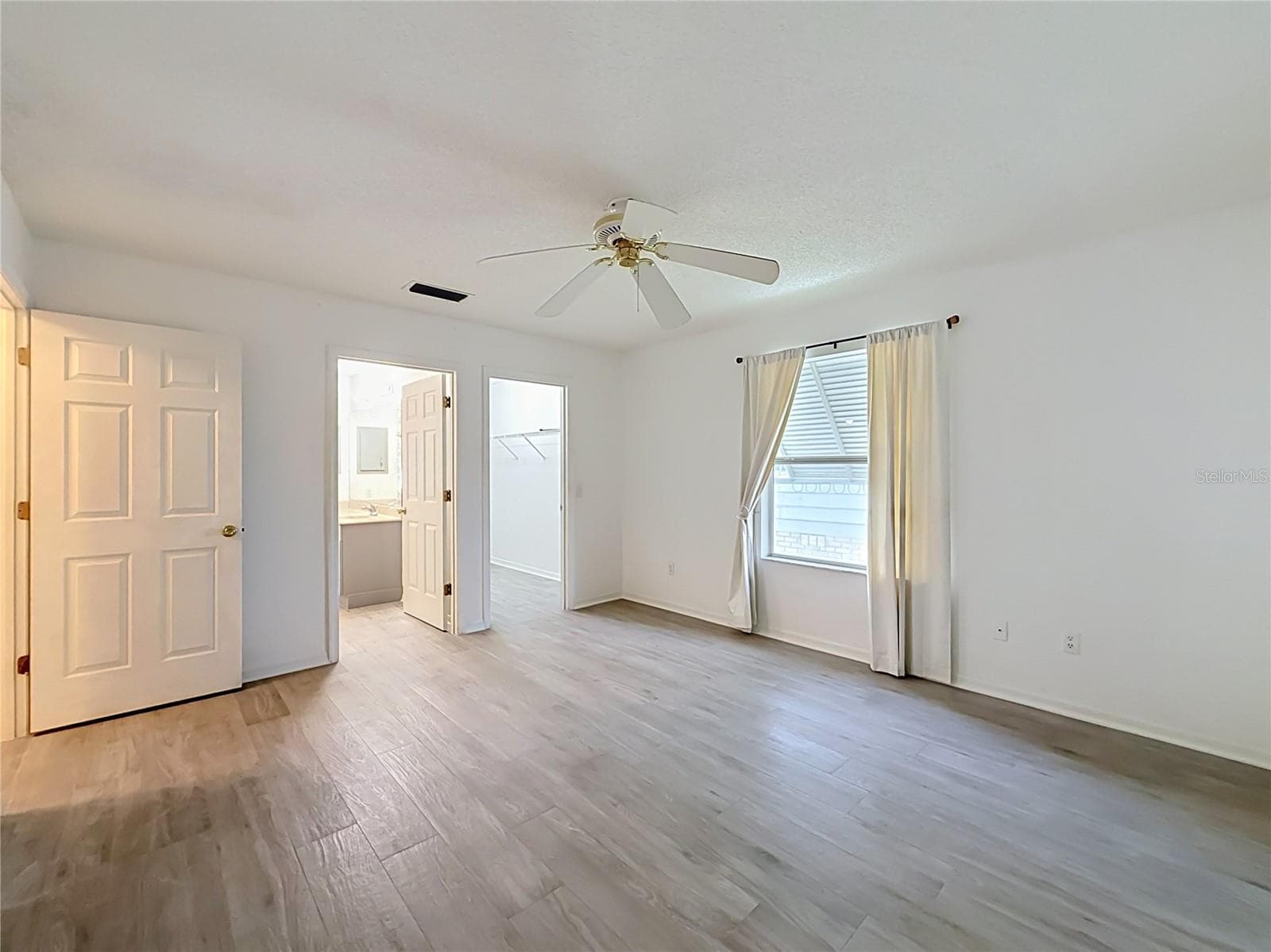 Single Family Residence at 1607 COG HILL DR, LADY LAKE, photo 13 of 37