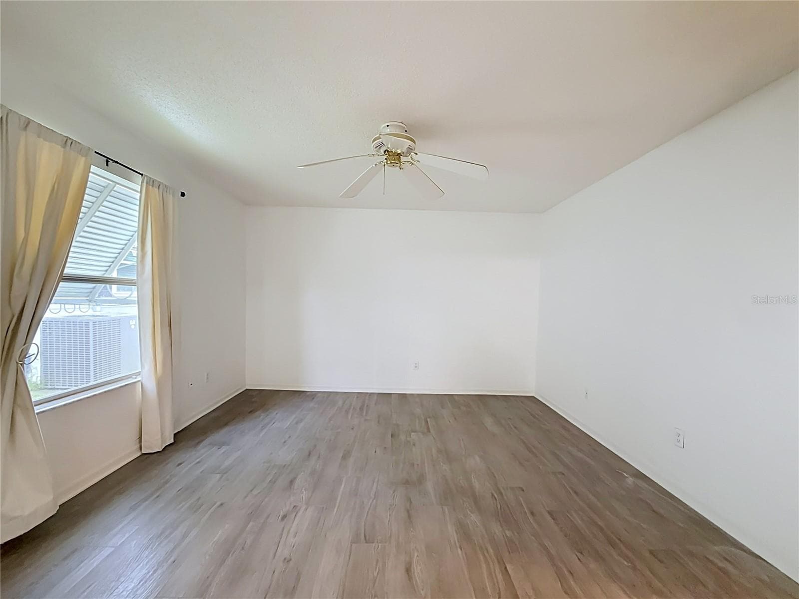 Single Family Residence at 1607 COG HILL DR, LADY LAKE, photo 15 of 37
