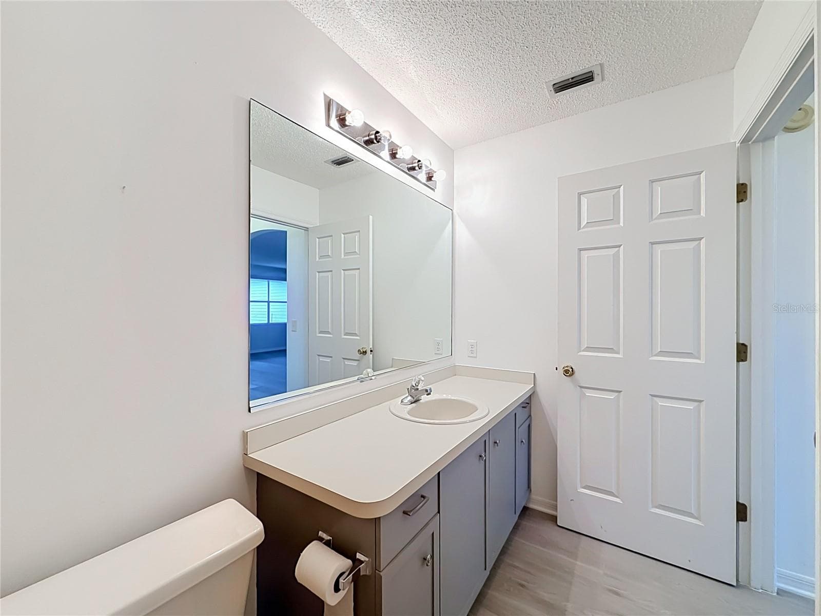 Single Family Residence at 1607 COG HILL DR, LADY LAKE, photo 18 of 37
