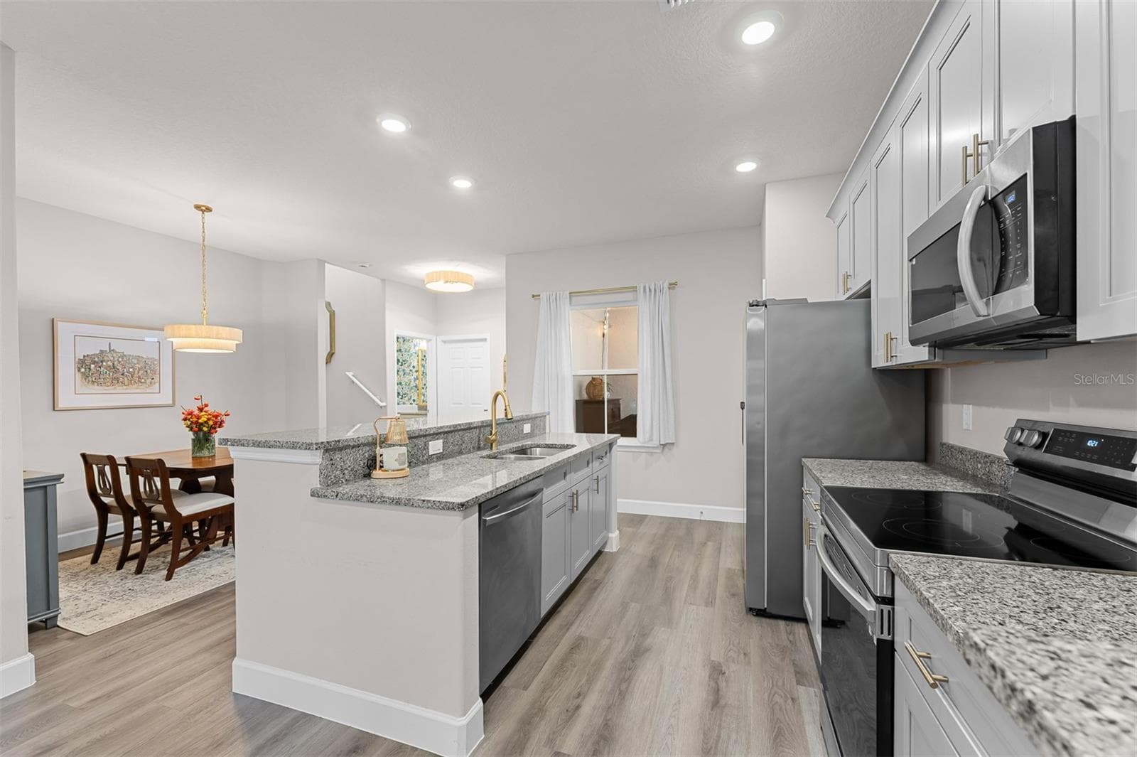 Townhouse at 8556 MAGNIFICENT LN, GROVELAND, photo 9 of 37