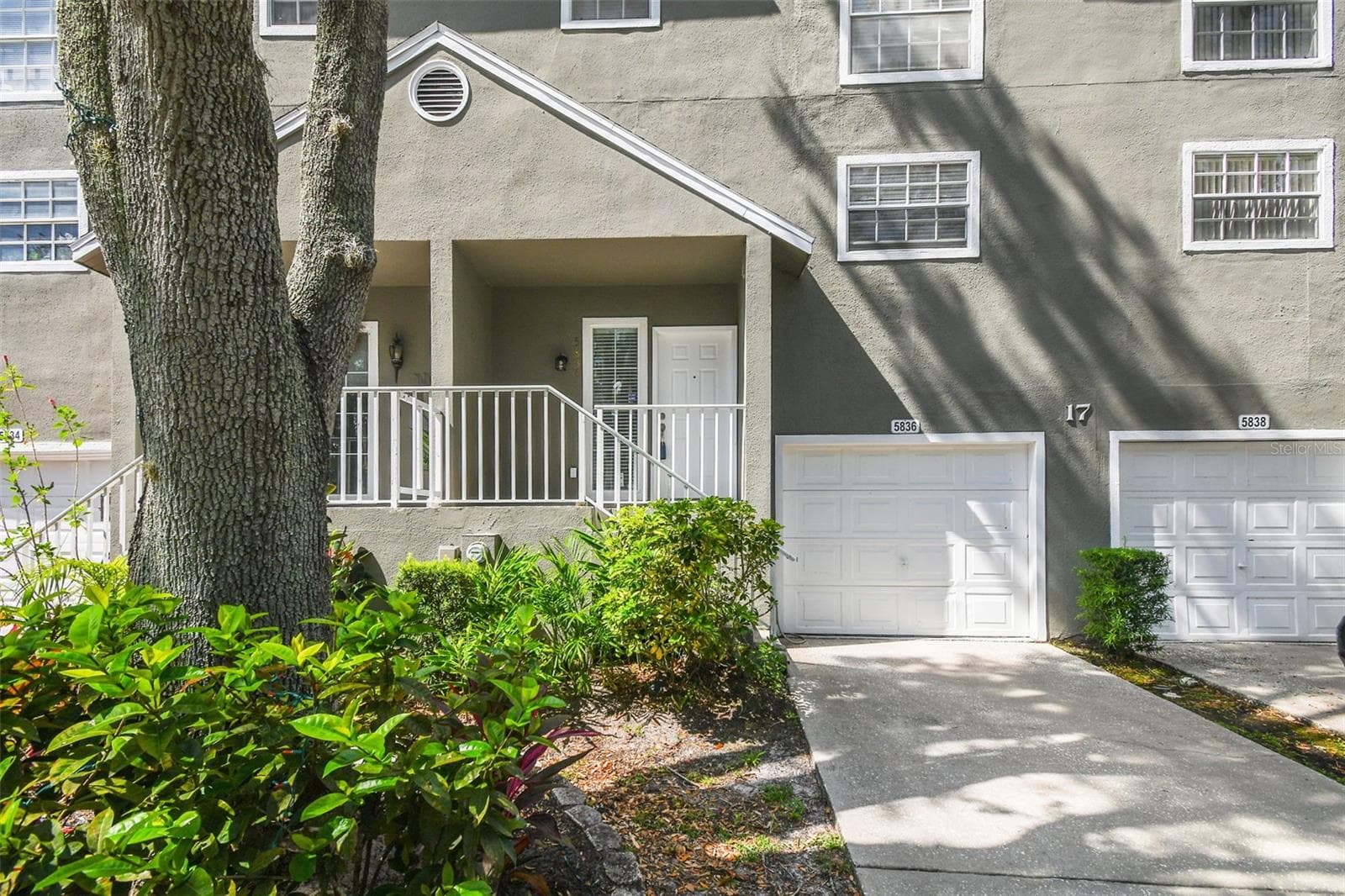 Townhouse at 5836 RED CEDAR LN, TAMPA, photo 2 of 54