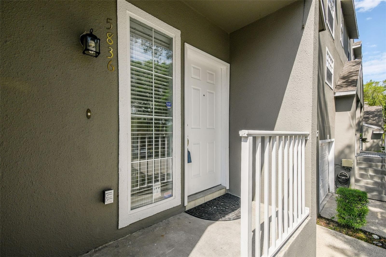 Townhouse at 5836 RED CEDAR LN, TAMPA, photo 3 of 54