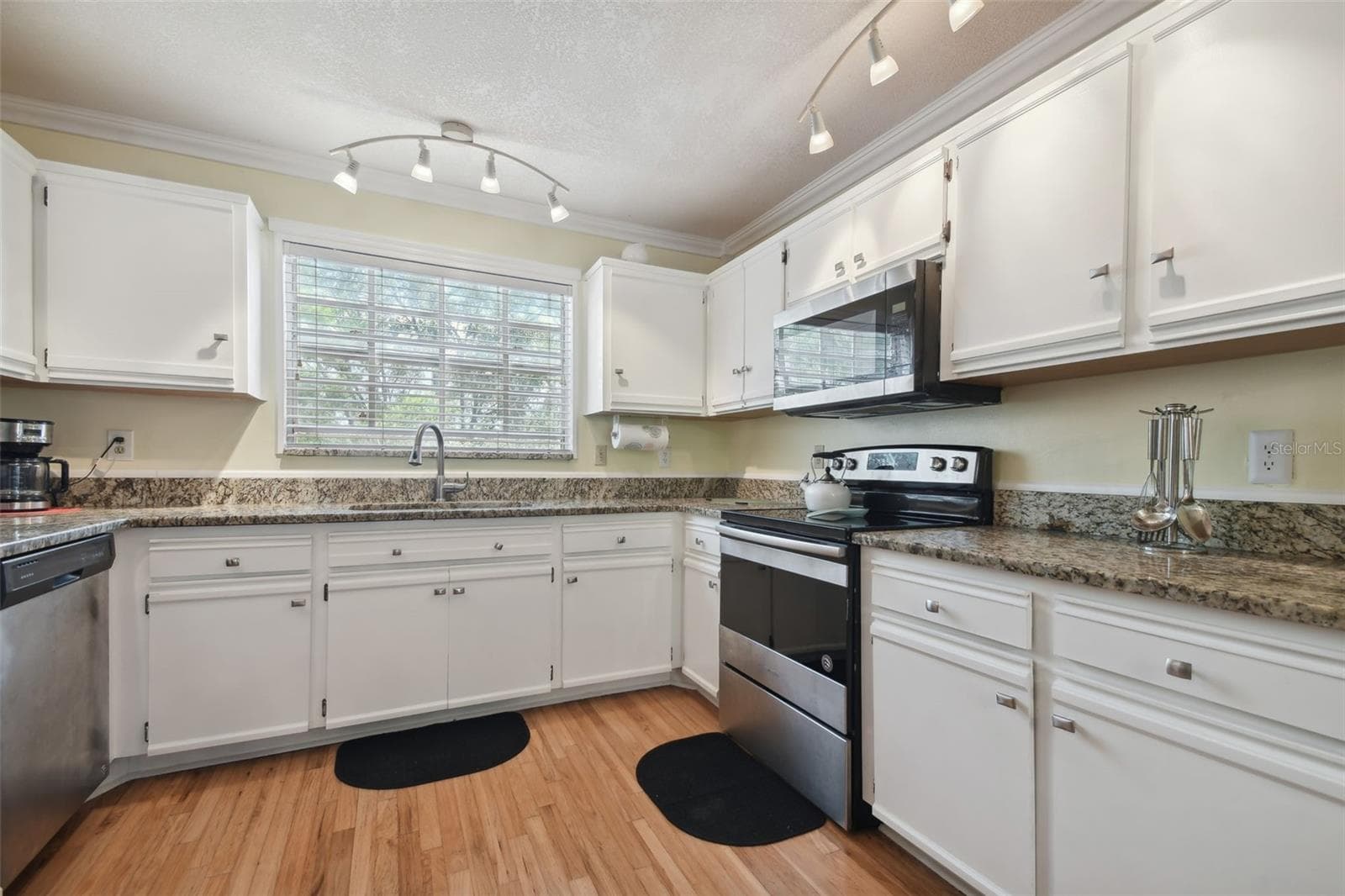Townhouse at 5836 RED CEDAR LN, TAMPA, photo 14 of 54