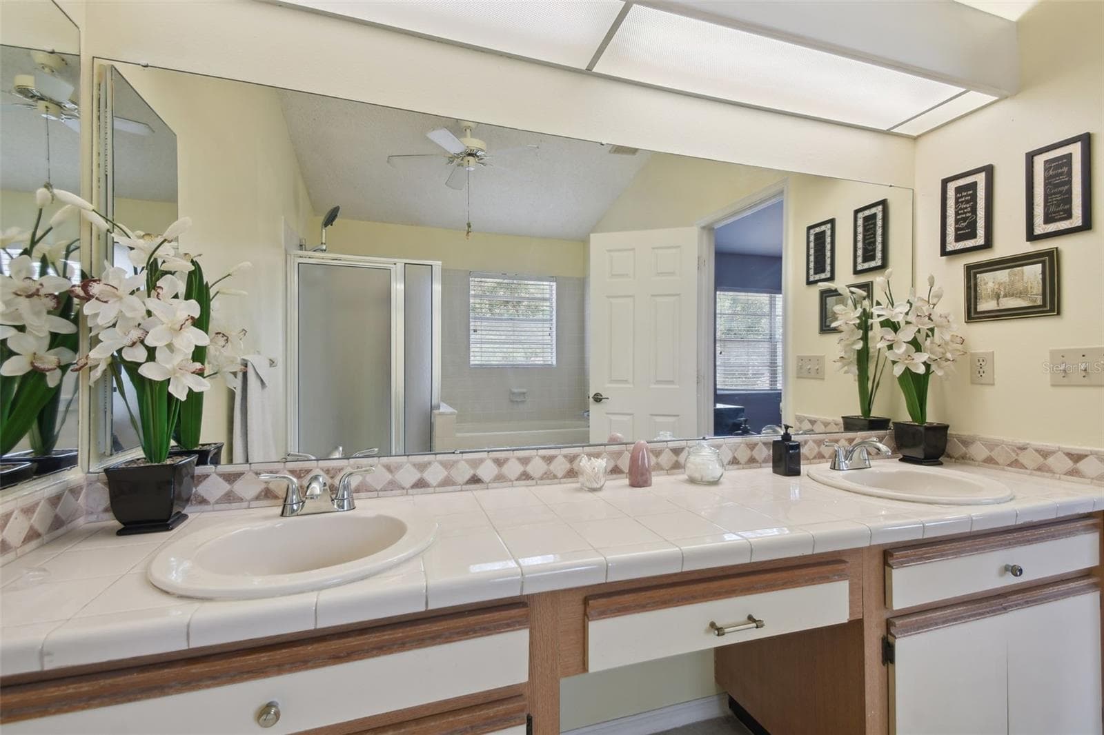 Townhouse at 5836 RED CEDAR LN, TAMPA, photo 29 of 54