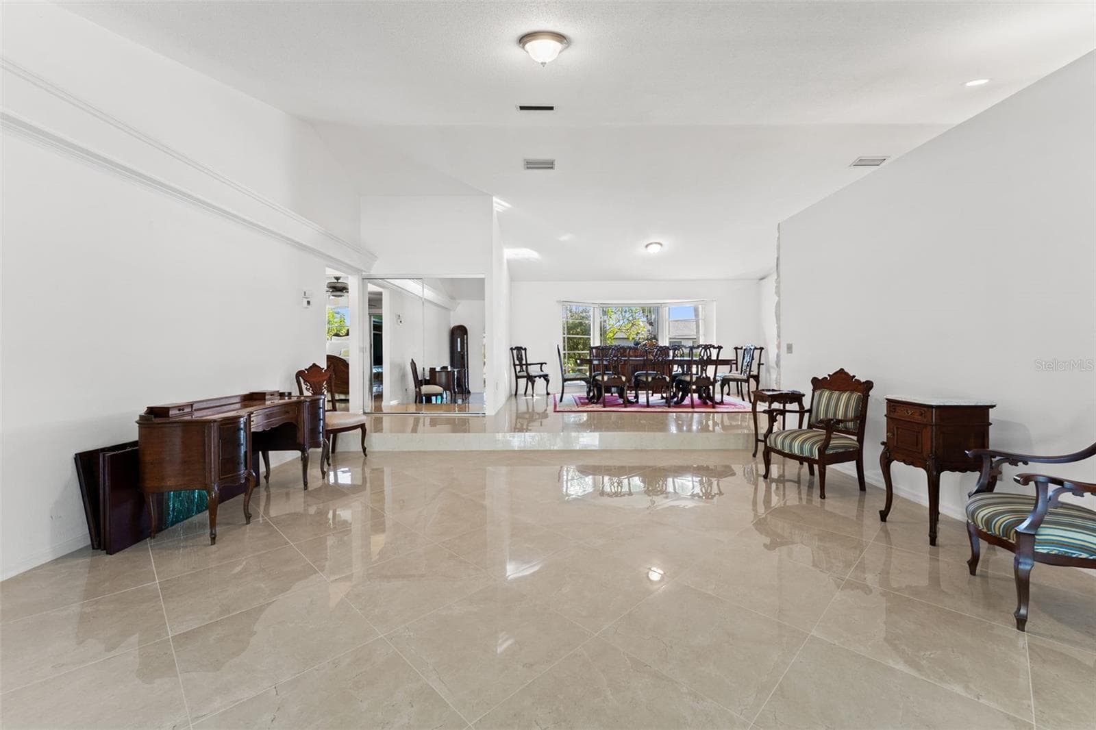 Flexible space - 966 N DORAL LN, VENICE