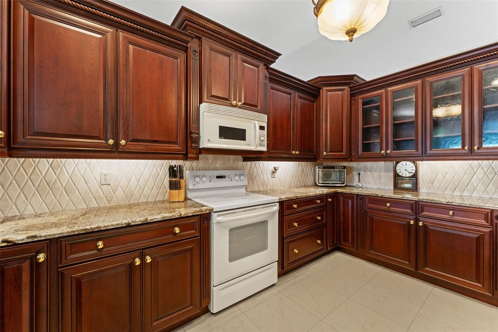 Soft close drawers - 966 N DORAL LN, VENICE