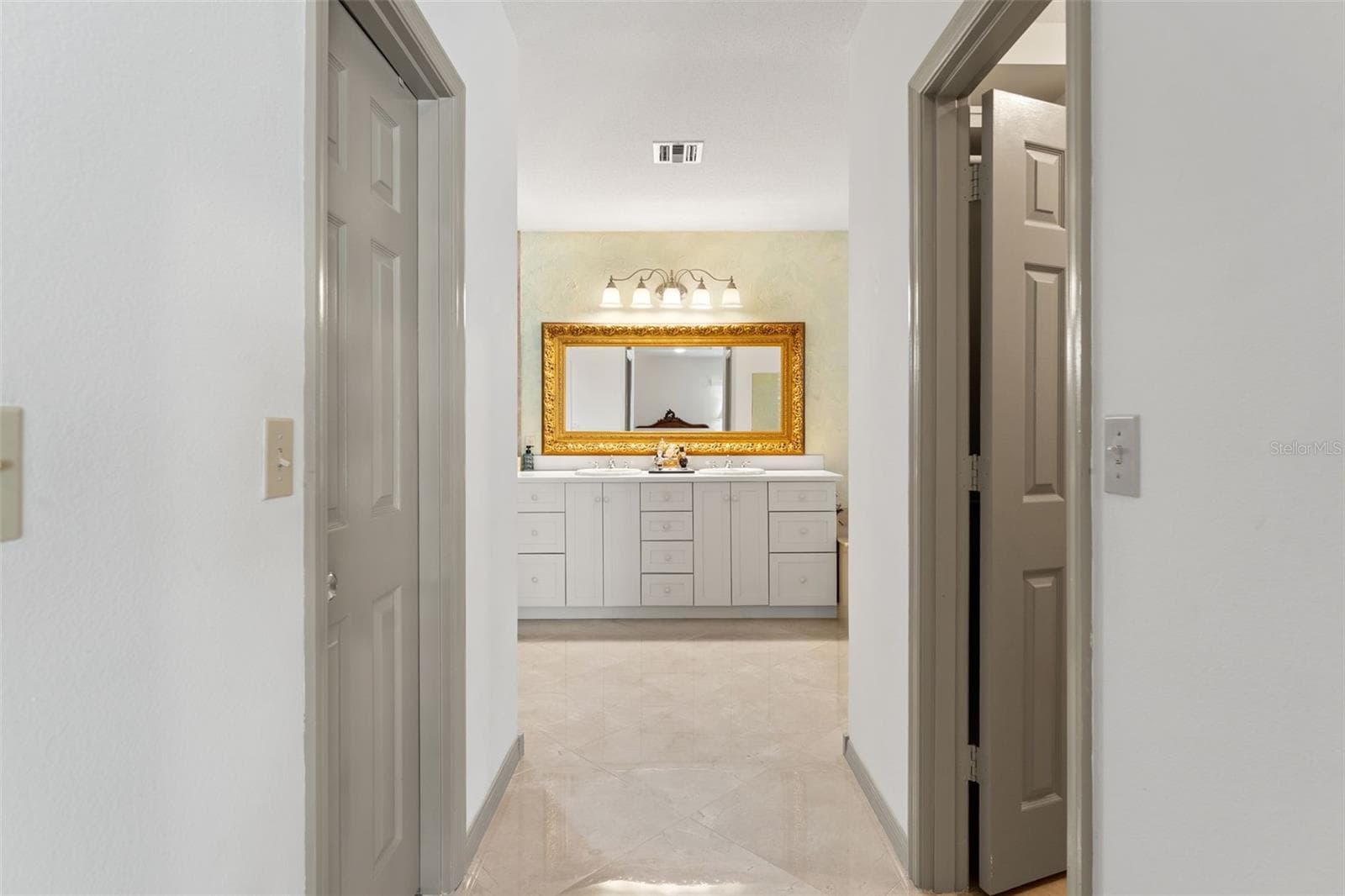 Two walk-in closets - 966 N DORAL LN, VENICE