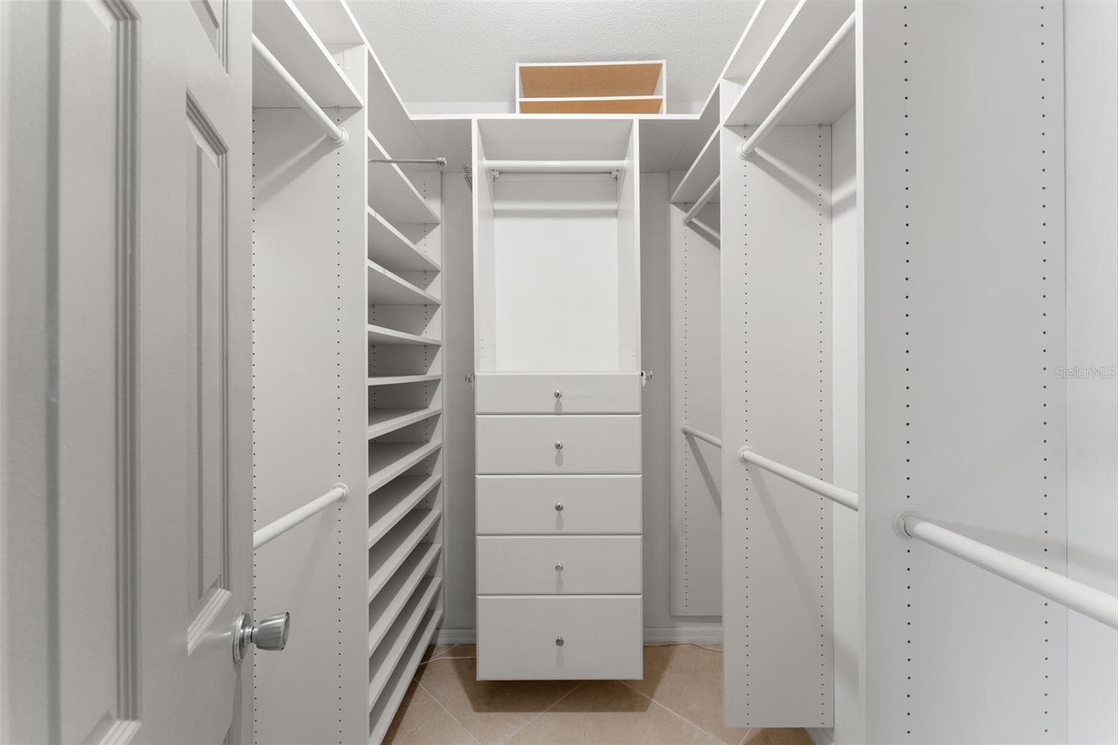Custom closet - 966 N DORAL LN, VENICE