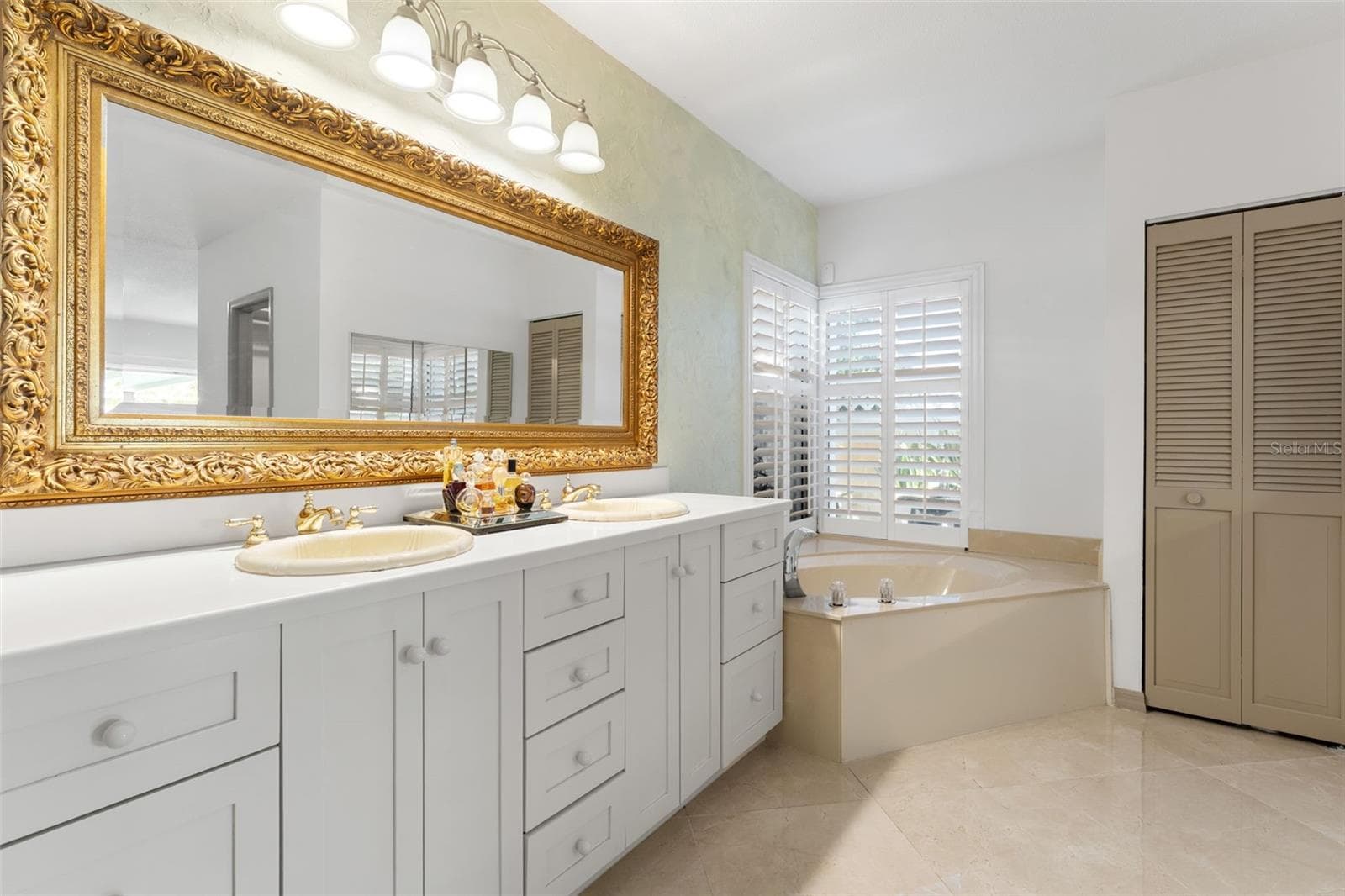 Primary bathroom - 966 N DORAL LN, VENICE