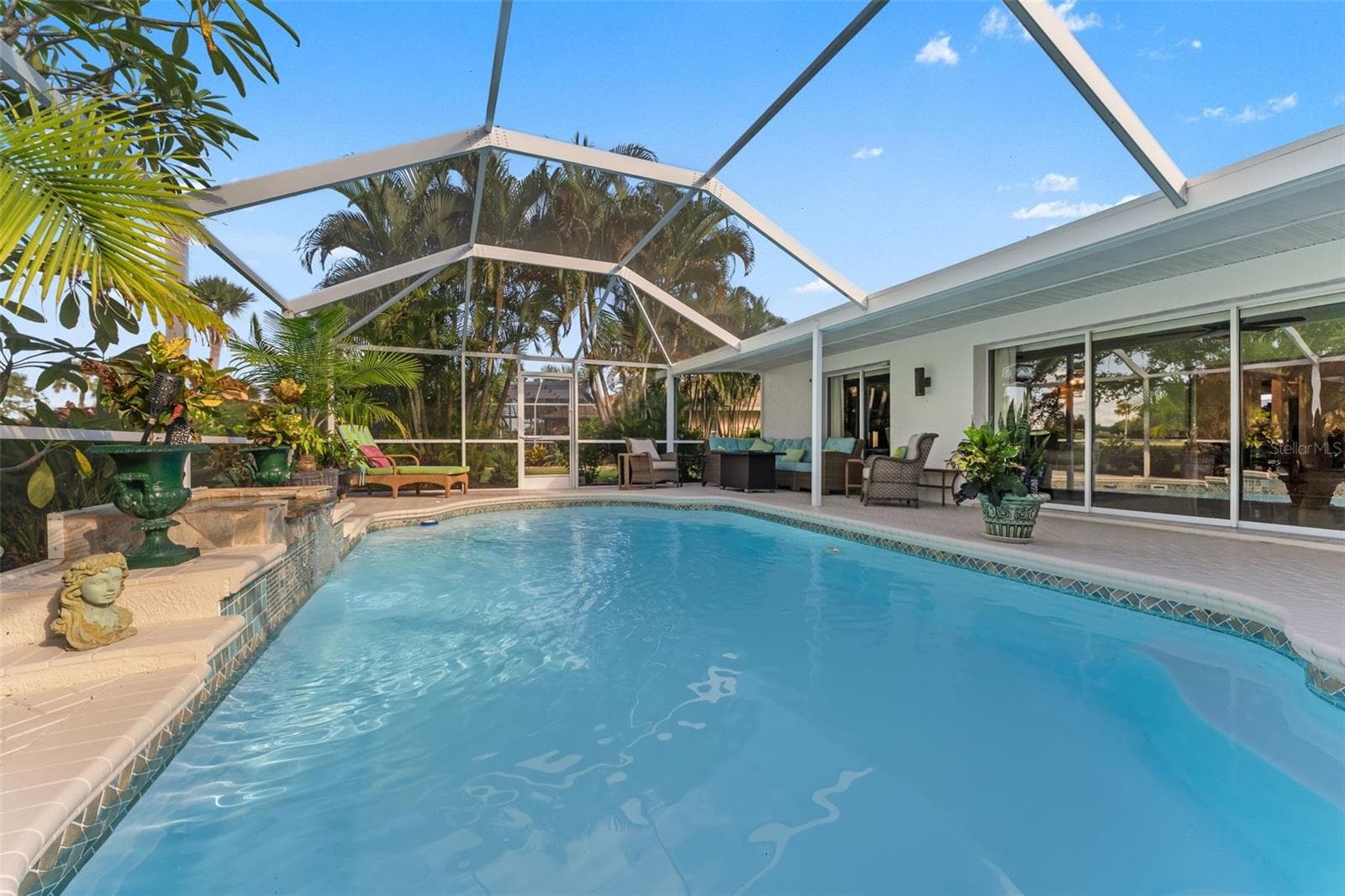 Heated pool - 966 N DORAL LN, VENICE