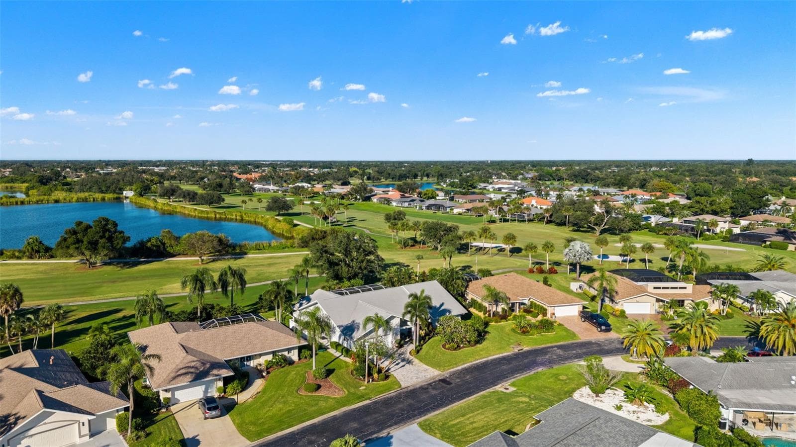 Tranquil street - 966 N DORAL LN, VENICE