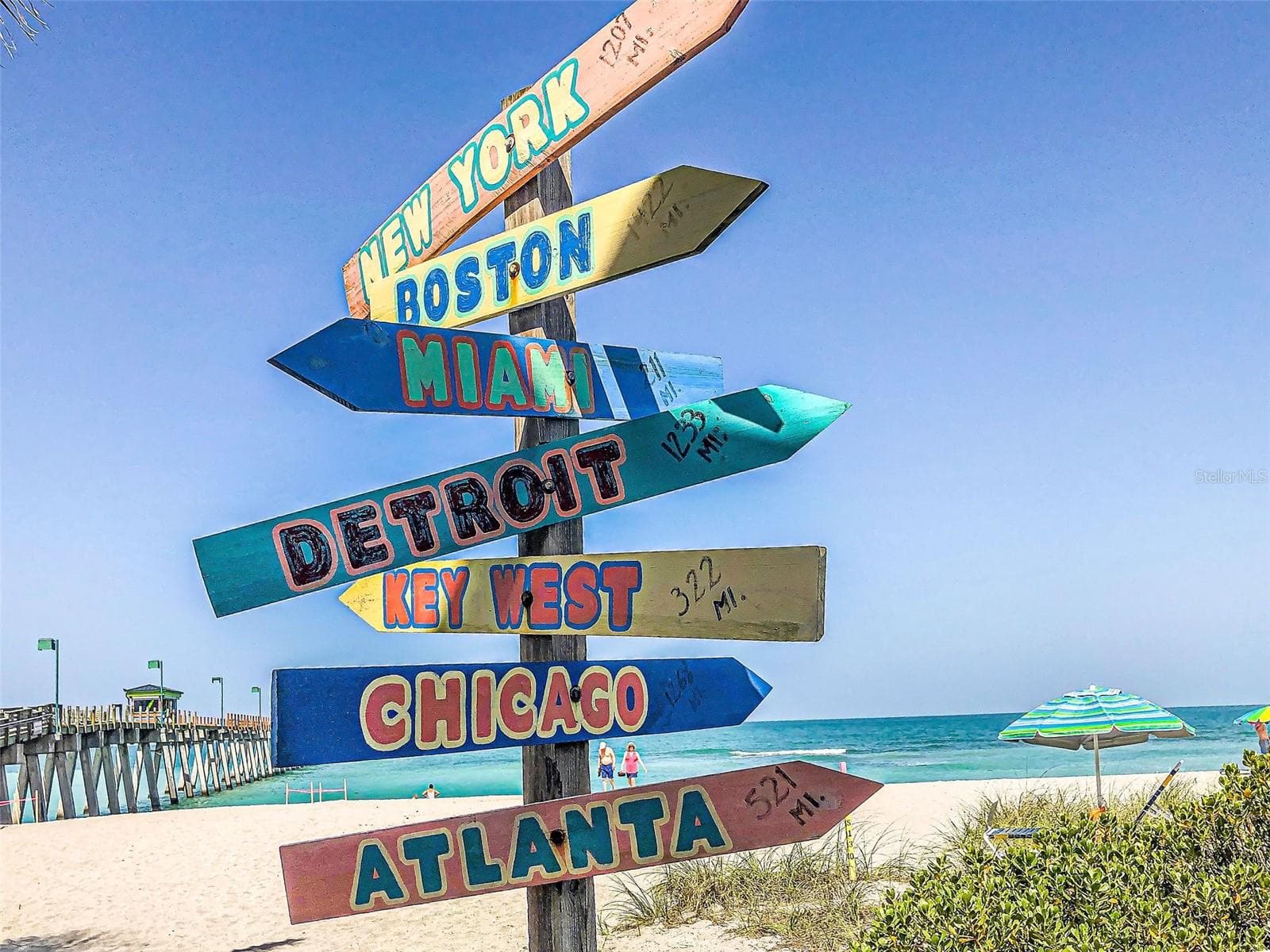 Gorgeous beaches nearnearby - 966 N DORAL LN, VENICE