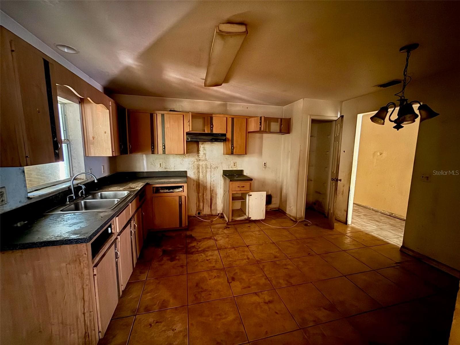 Single Family Residence at 2715 MARIGOLD AVE, MIMS, photo 6 of 14