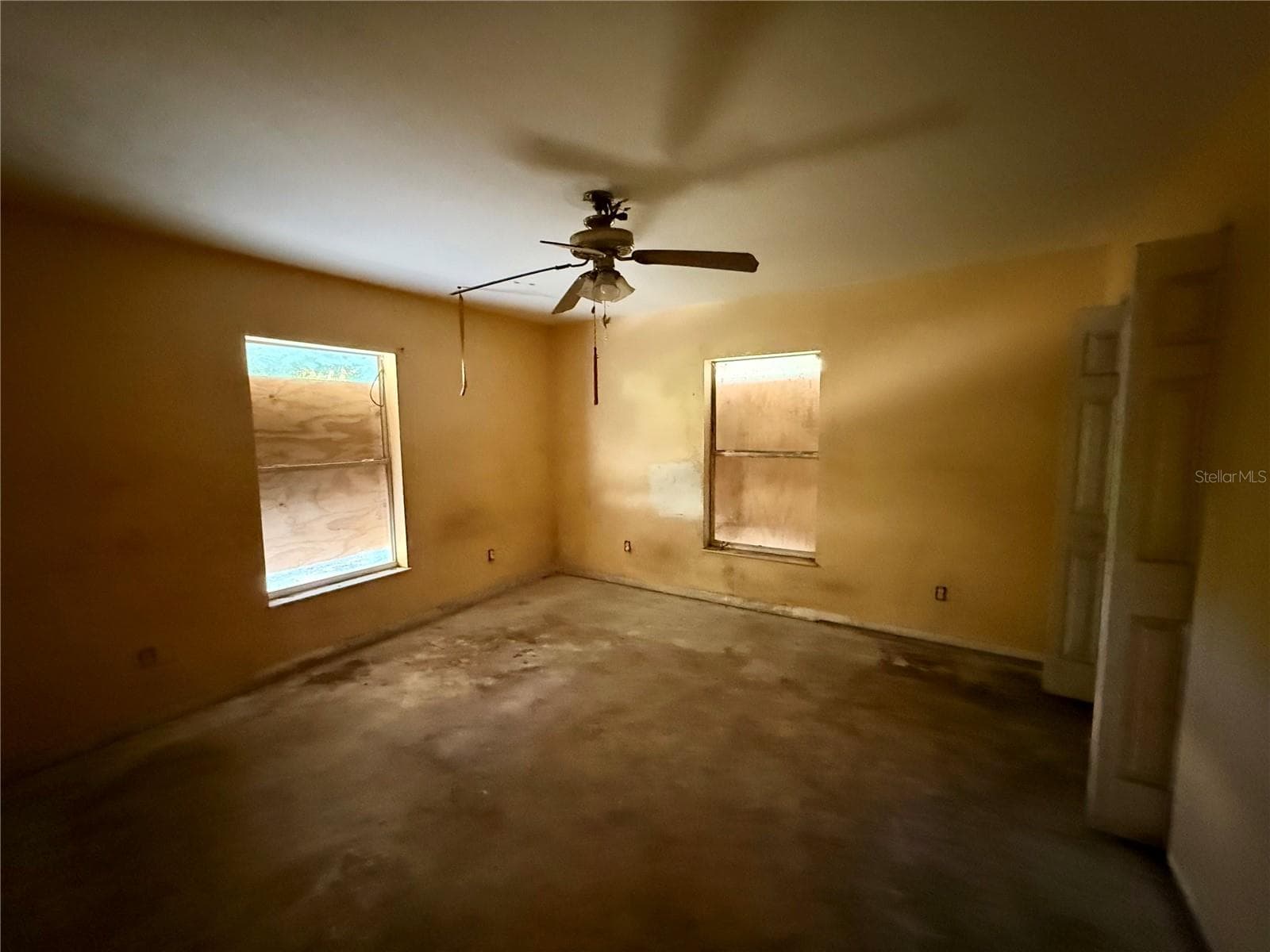 Single Family Residence at 2715 MARIGOLD AVE, MIMS, photo 7 of 14