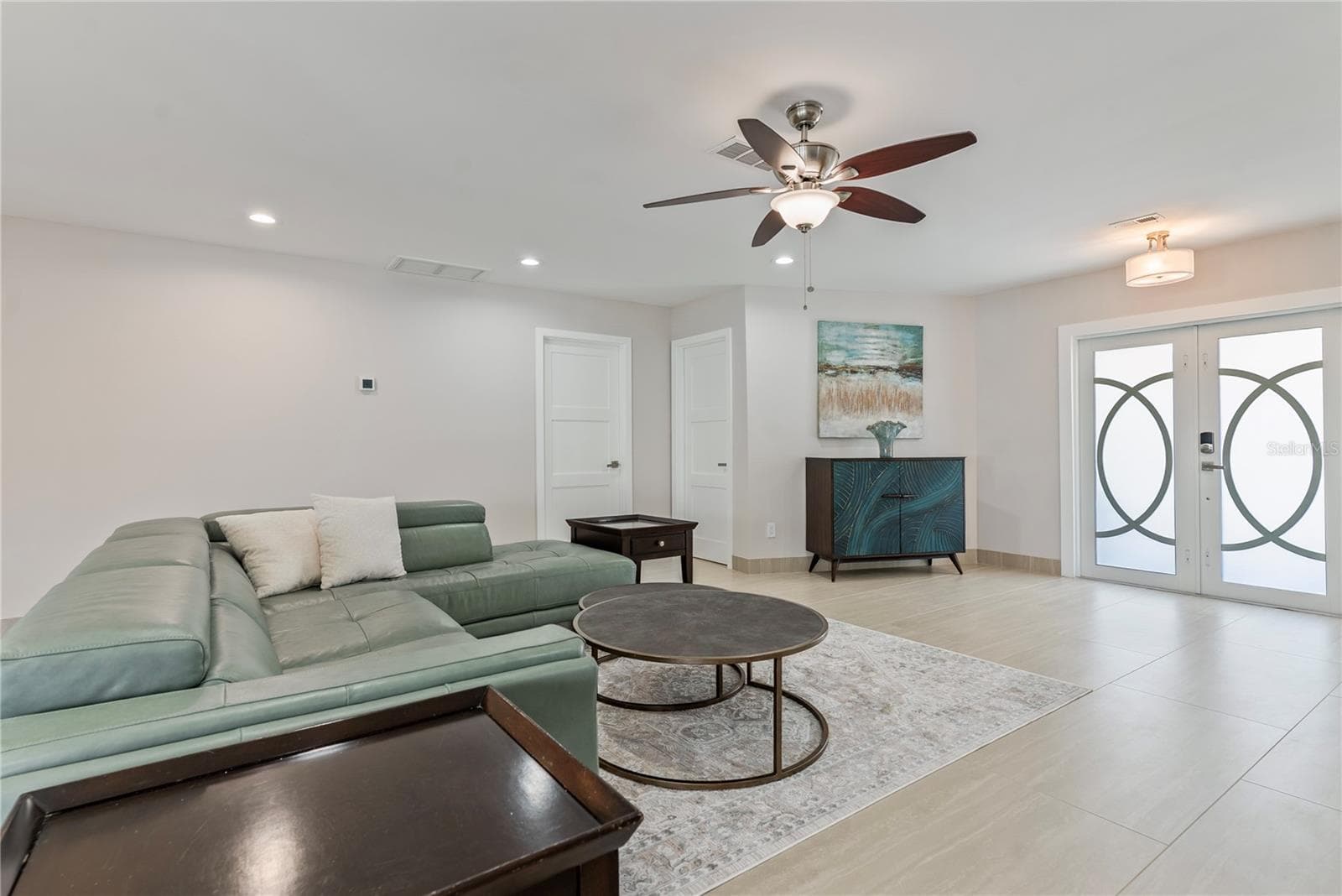Single Family Residence at 404 HARBOR DR S, INDIAN ROCKS BEACH, photo 11 of 54