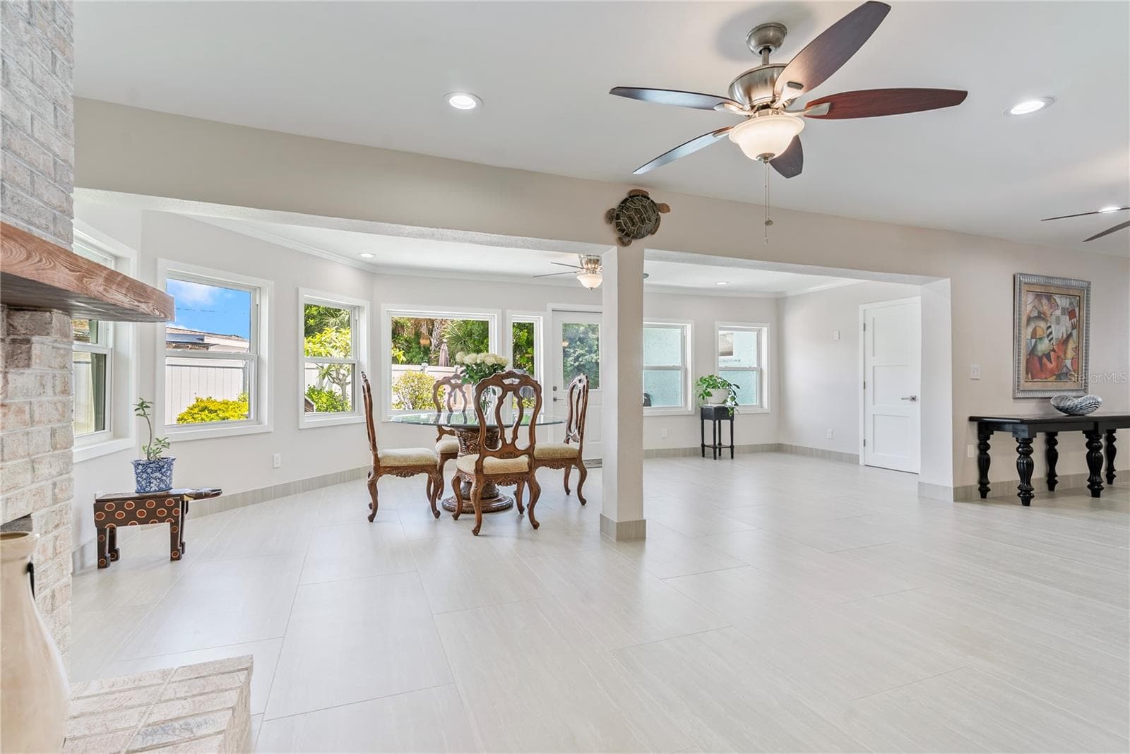 Single Family Residence at 404 HARBOR DR S, INDIAN ROCKS BEACH, photo 15 of 54