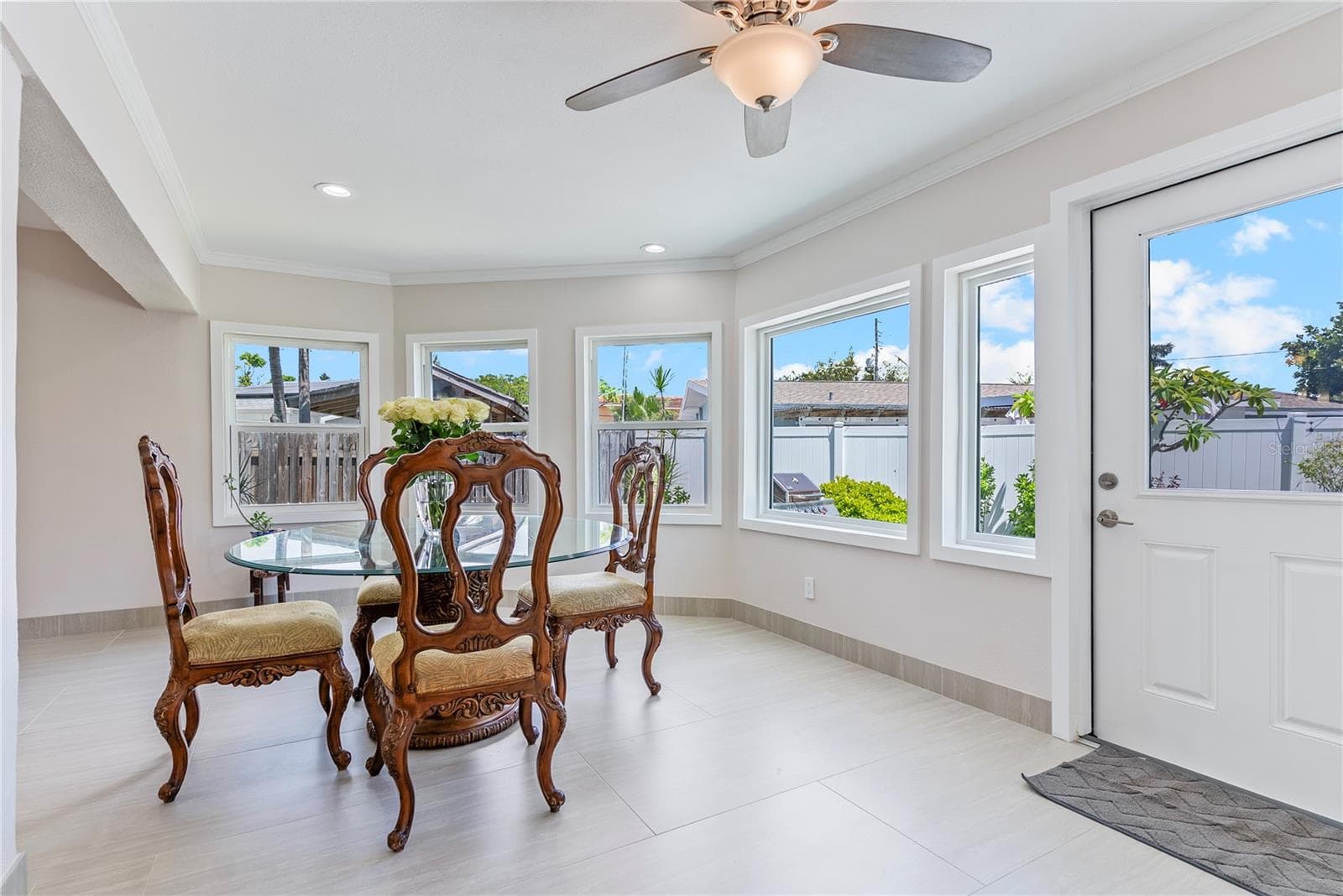 Single Family Residence at 404 HARBOR DR S, INDIAN ROCKS BEACH, photo 16 of 54