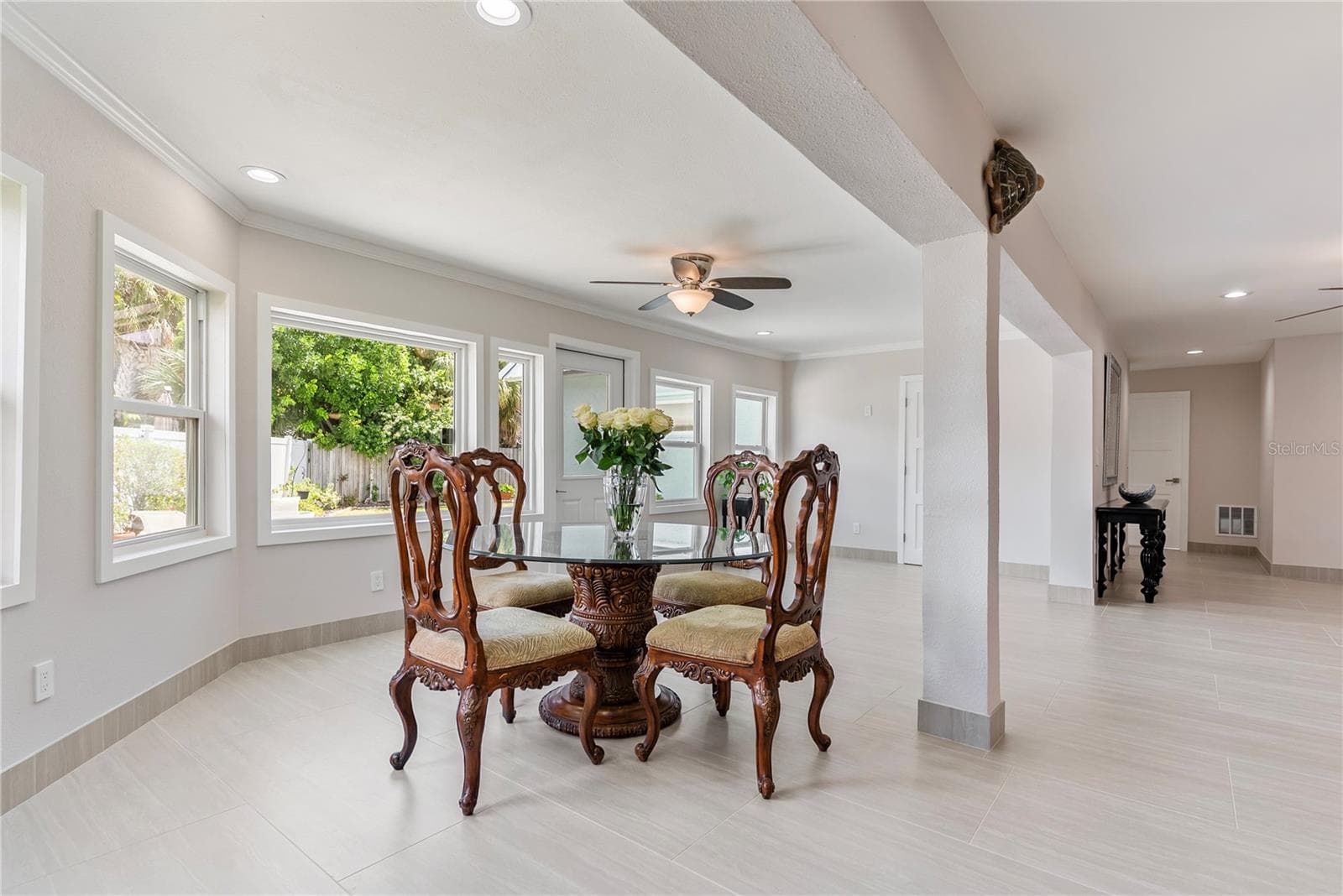 Single Family Residence at 404 HARBOR DR S, INDIAN ROCKS BEACH, photo 18 of 54
