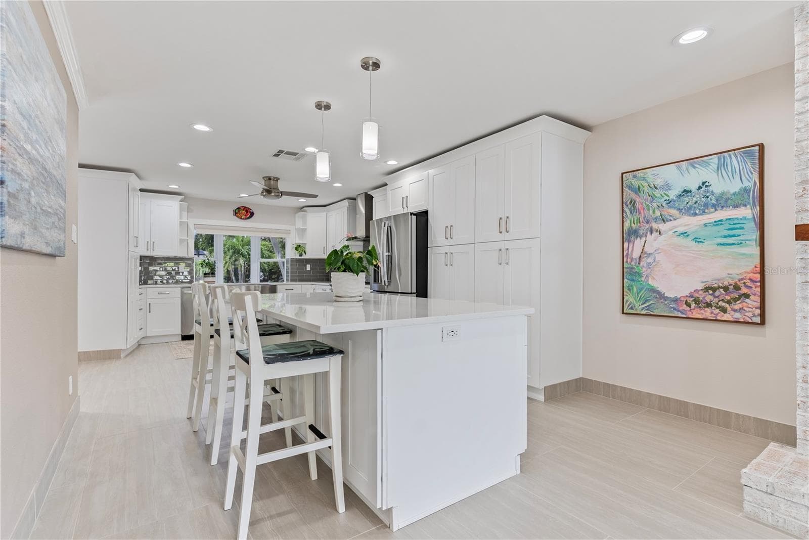 Single Family Residence at 404 HARBOR DR S, INDIAN ROCKS BEACH, photo 7 of 54