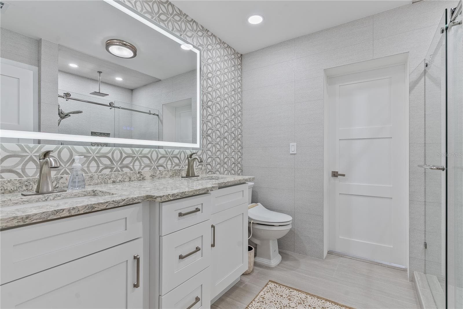 Guest Bathroom - 404 HARBOR DR S, INDIAN ROCKS BEACH