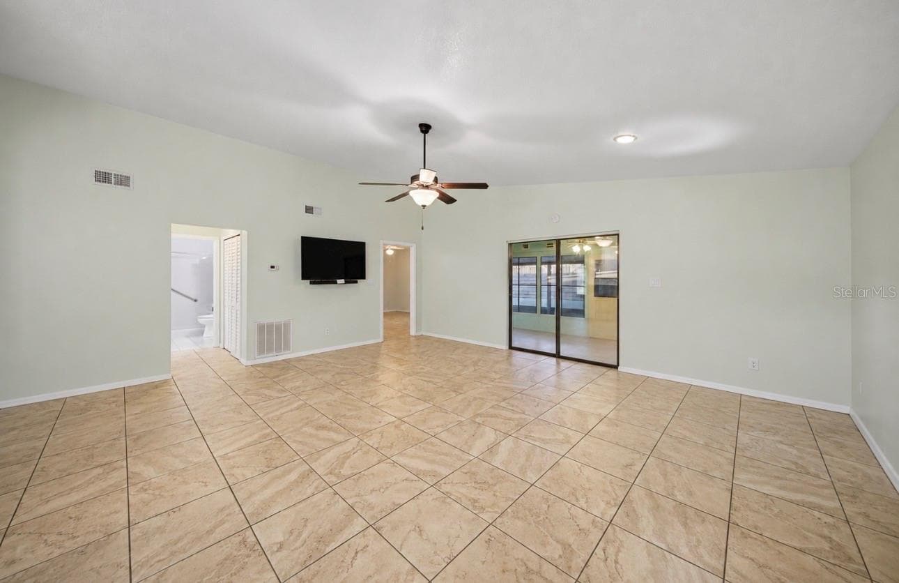 Villa at 5013 SE 108TH PL, BELLEVIEW, photo 8 of 36