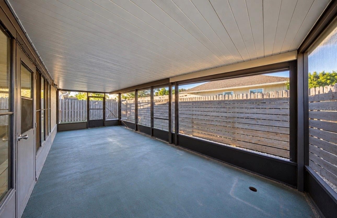 Large, screen room - 5013 SE 108TH PL, BELLEVIEW