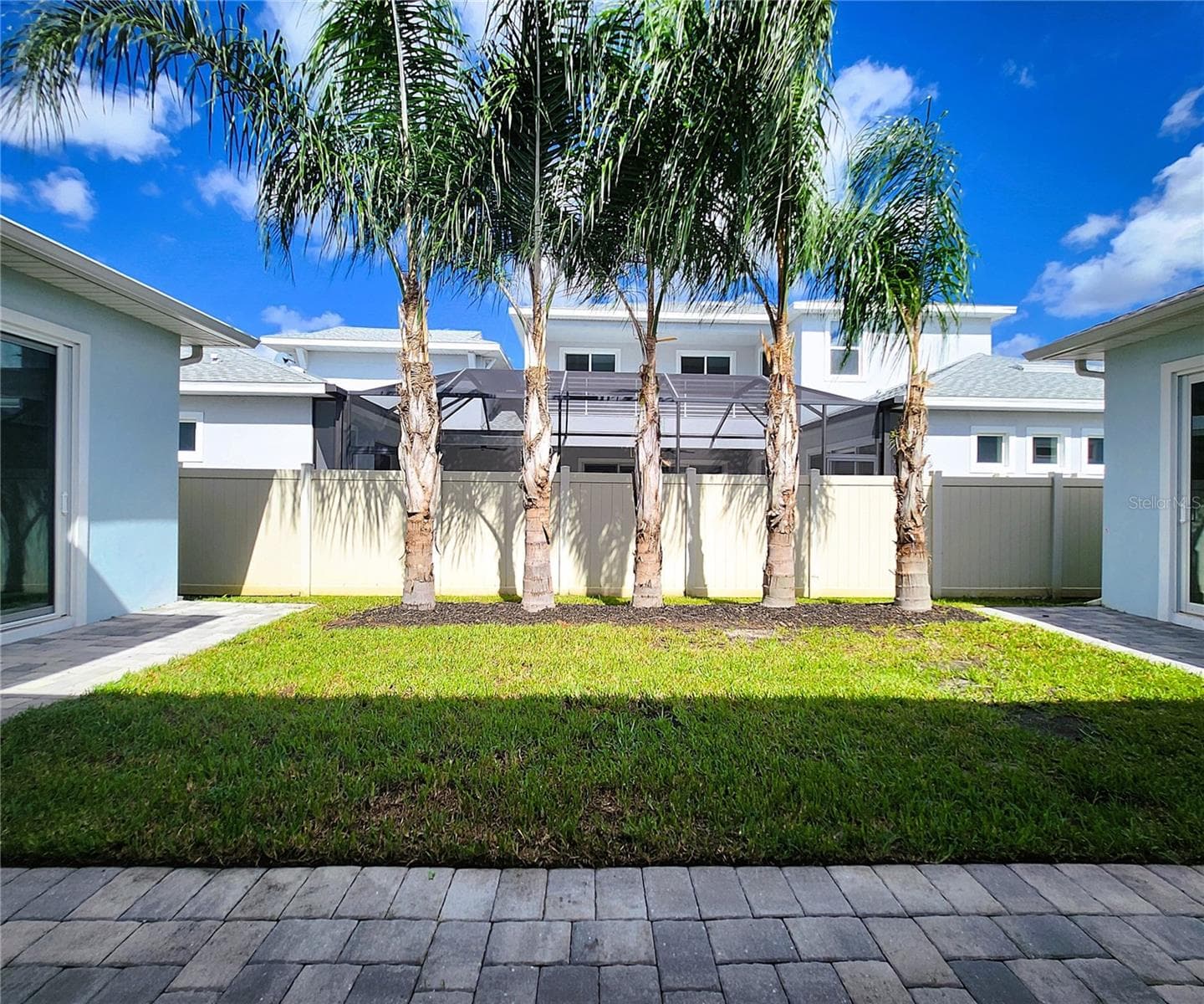 Side yard large enough for an inground pool - 8896 DRUMMER PLANK DR, WESLEY CHAPEL