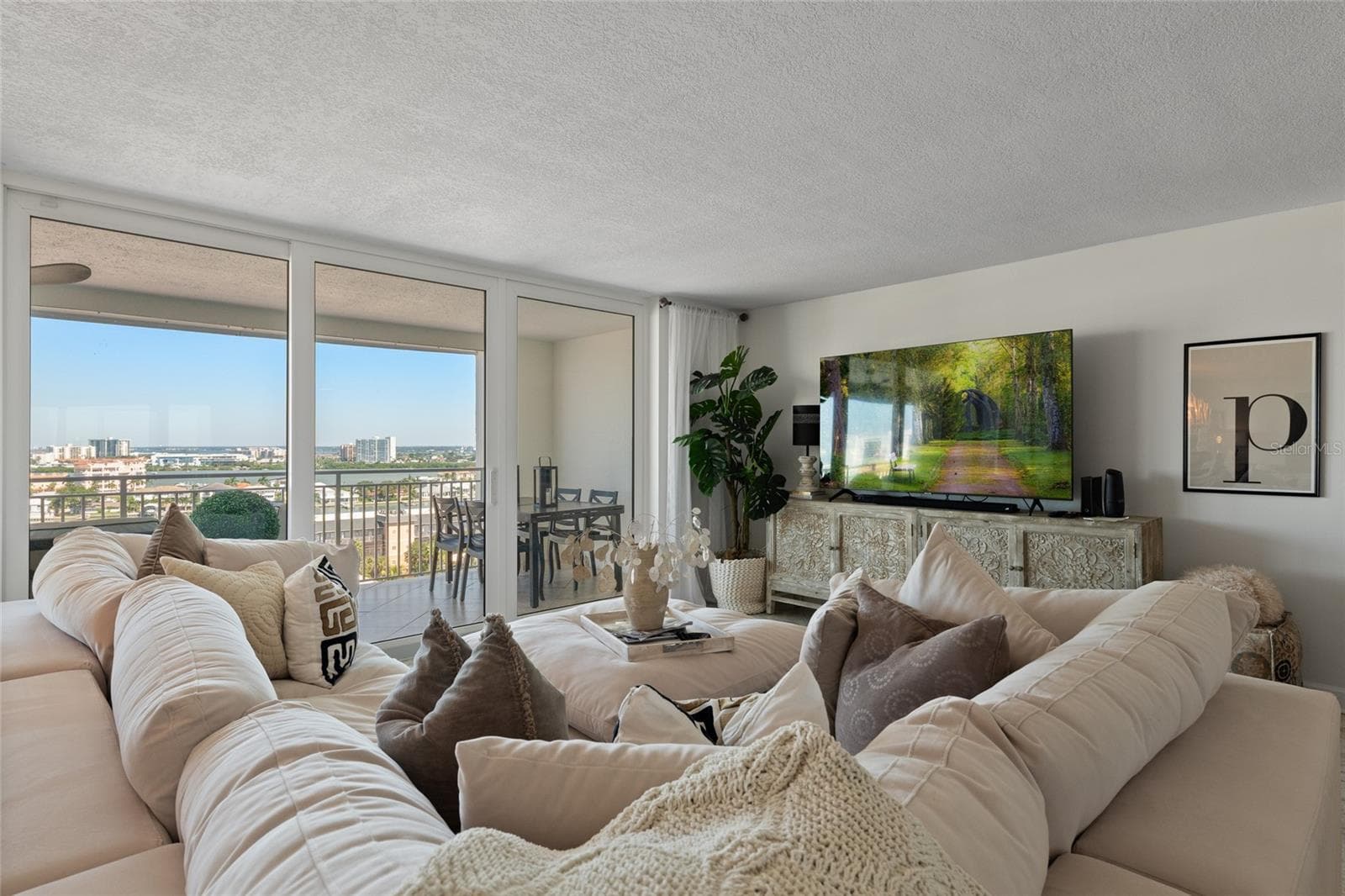 Condominium at 675 S GULFVIEW BLVD #PH4, CLEARWATER BEACH, photo 8 of 68
