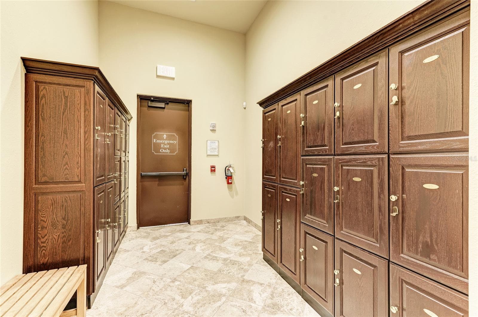 Locker rooms - 12480 GHIBERTI CIR #201, VENICE