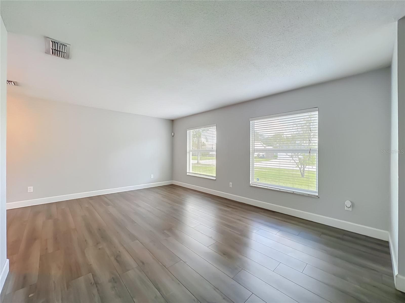 Single Family Residence at 408 MAID OF THE MIST DR, FERN PARK, photo 14 of 82