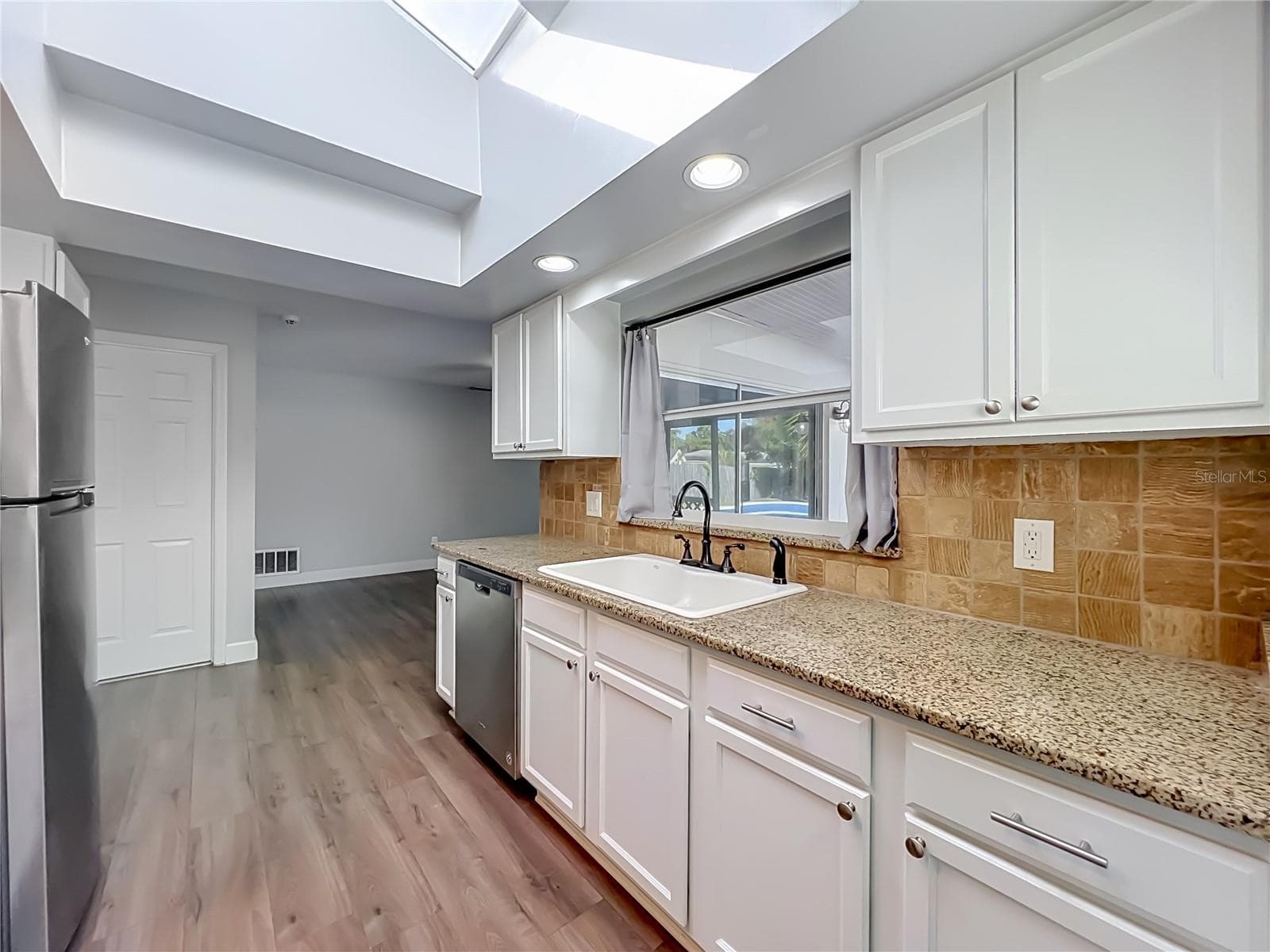 Single Family Residence at 408 MAID OF THE MIST DR, FERN PARK, photo 25 of 82