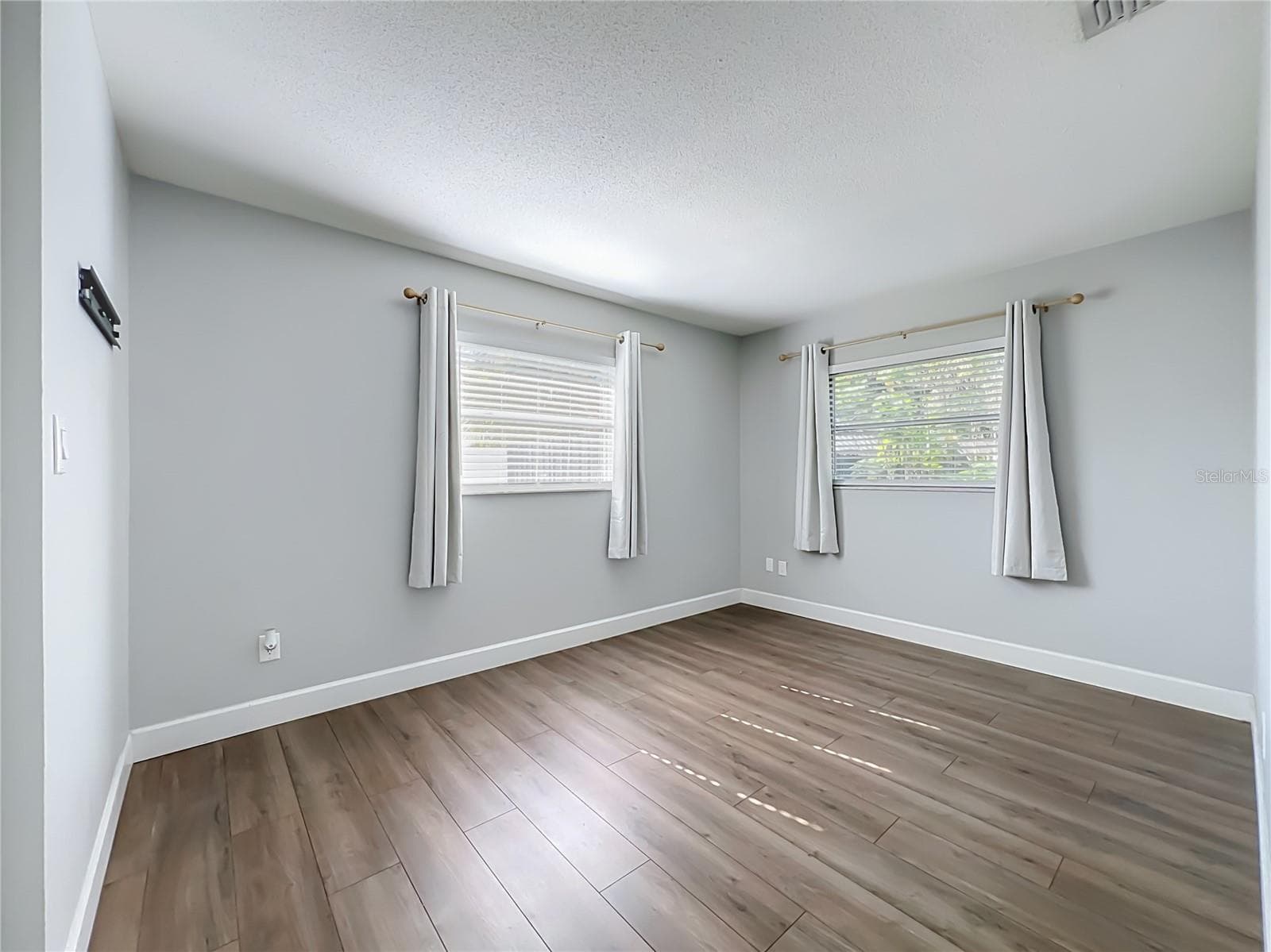 Single Family Residence at 408 MAID OF THE MIST DR, FERN PARK, photo 49 of 82
