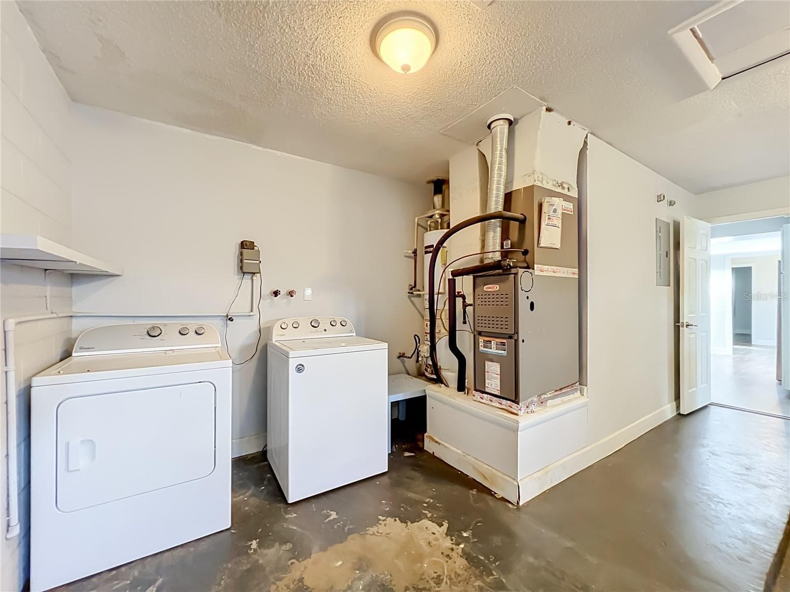 Single Family Residence at 408 MAID OF THE MIST DR, FERN PARK, photo 57 of 82