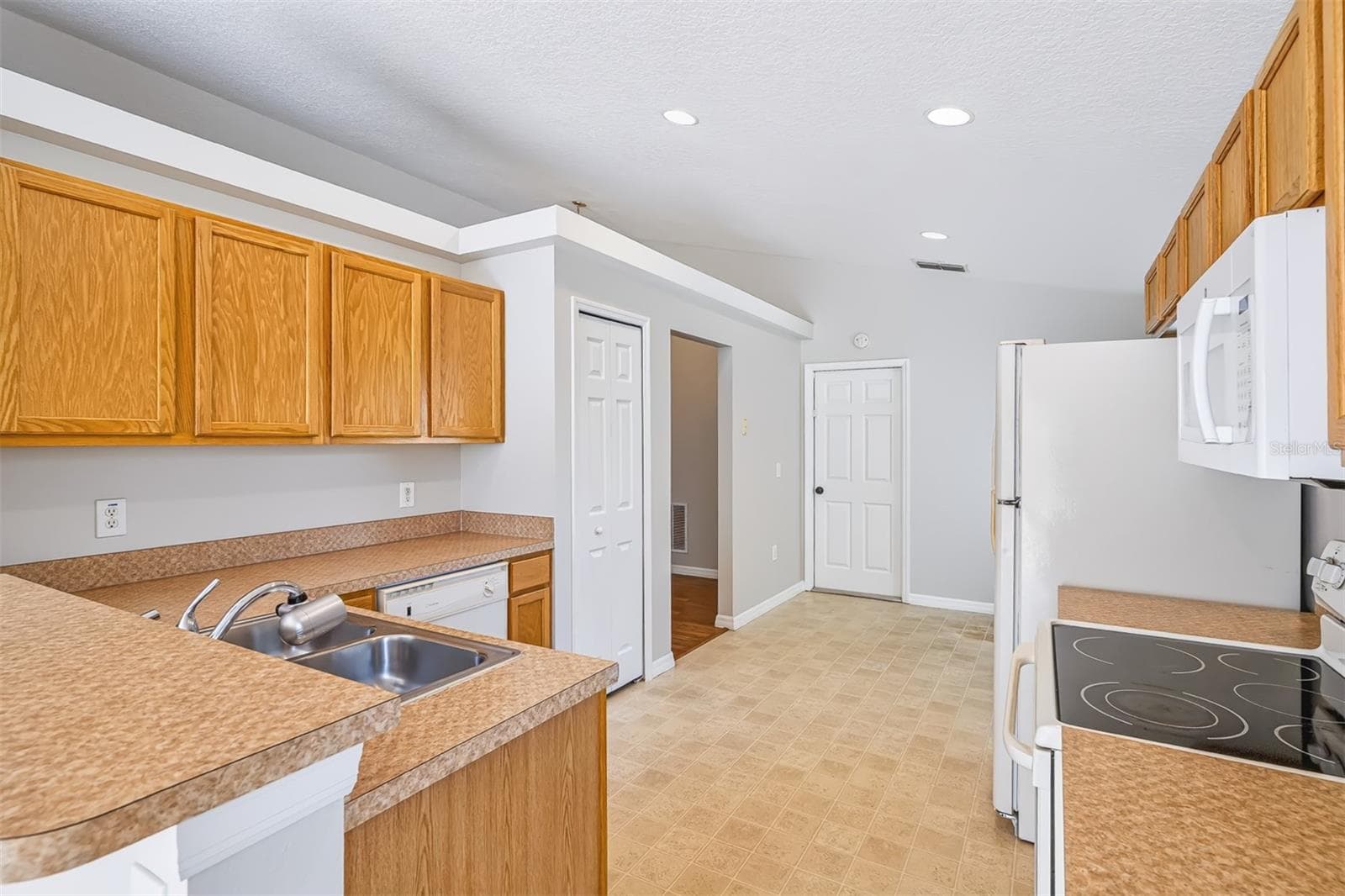 Single Family Residence at 3548 BENSON PARK BLVD, ORLANDO, photo 16 of 41