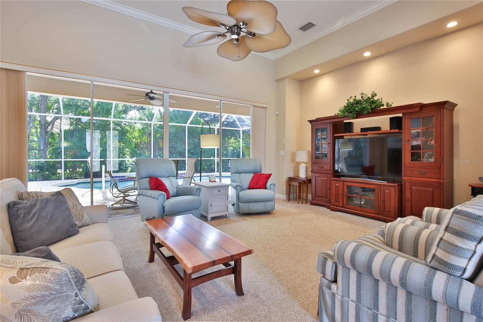 Single Family Residence at 6921 CONESTOGA PL, BRADENTON, photo 4 of 36