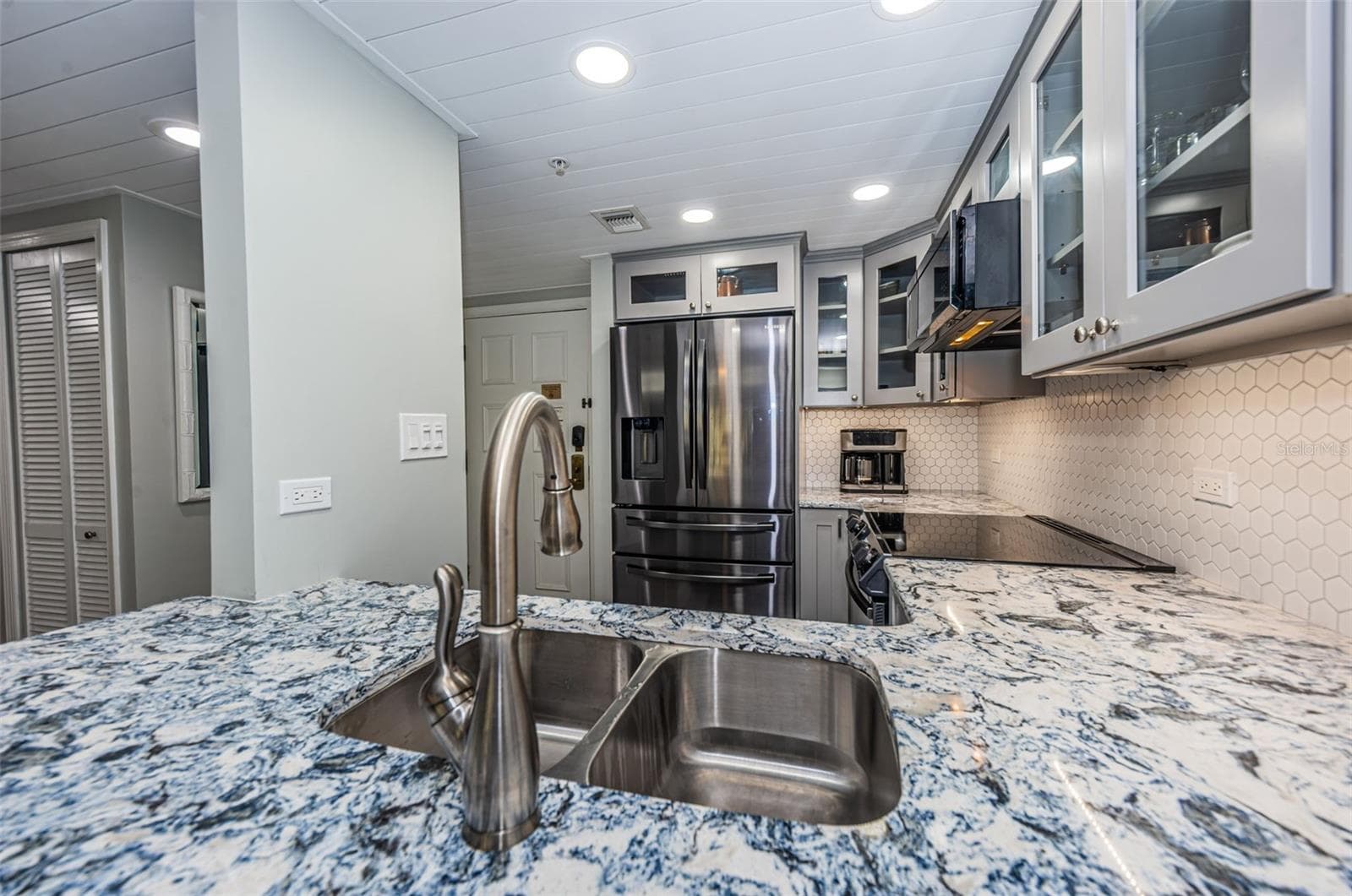 Condominium at 36750 US HIGHWAY 19 N #3-209, PALM HARBOR, photo 9 of 99