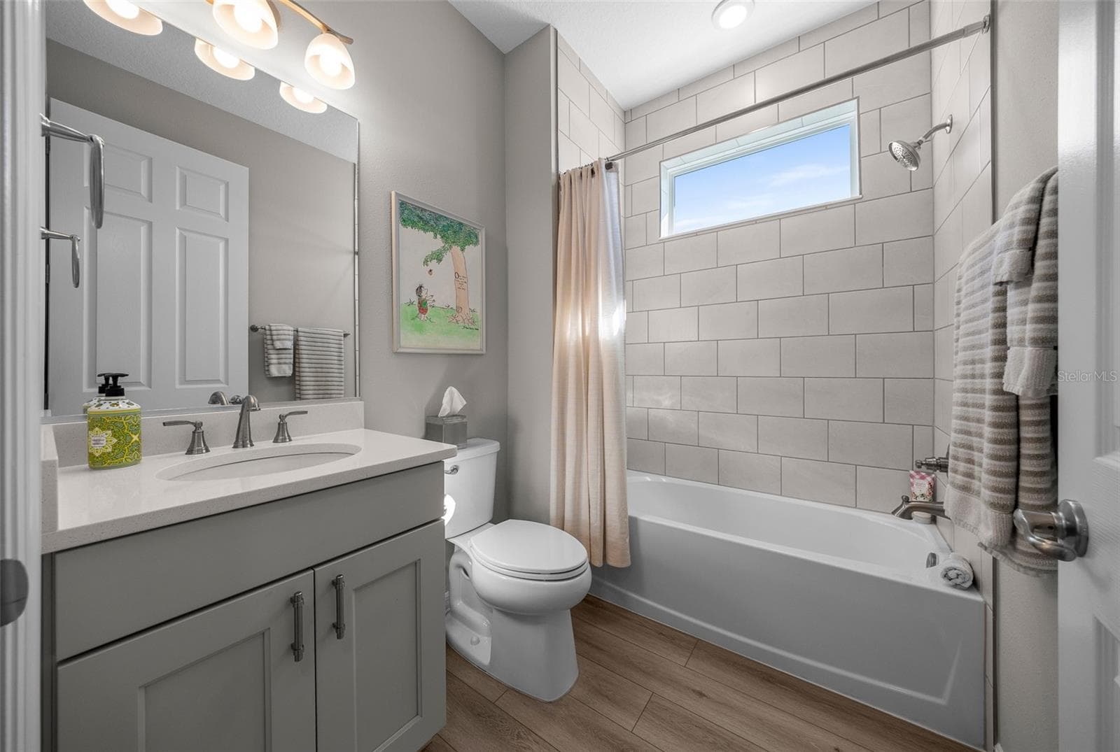 Guest Bath - 10691 SW 99TH PL, OCALA