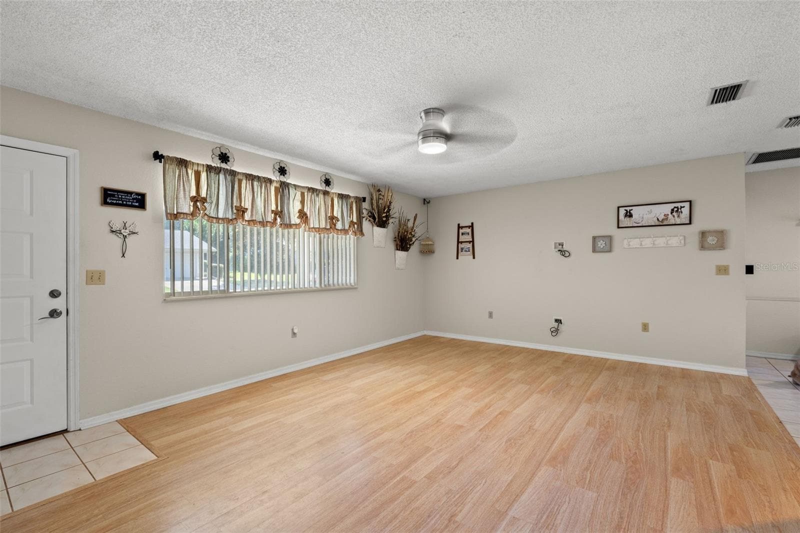 Living Room - 11530 SW 84TH AVENUE RD, OCALA