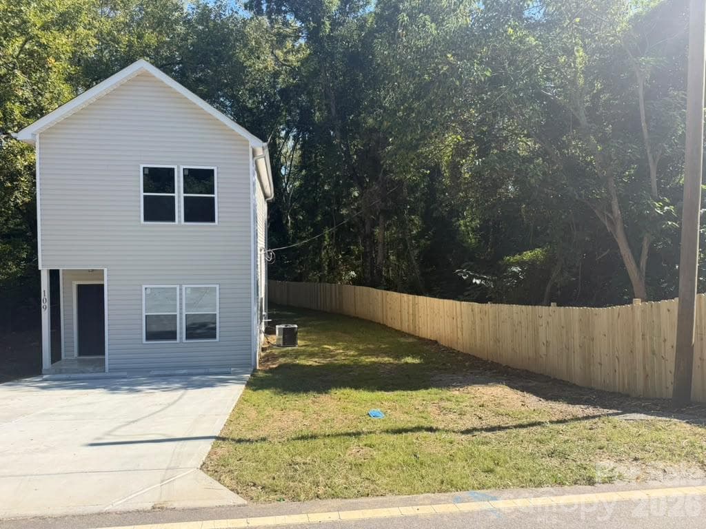 Single Family Residence at 109 N Gregory Street, Lancaster, photo 31 of 31