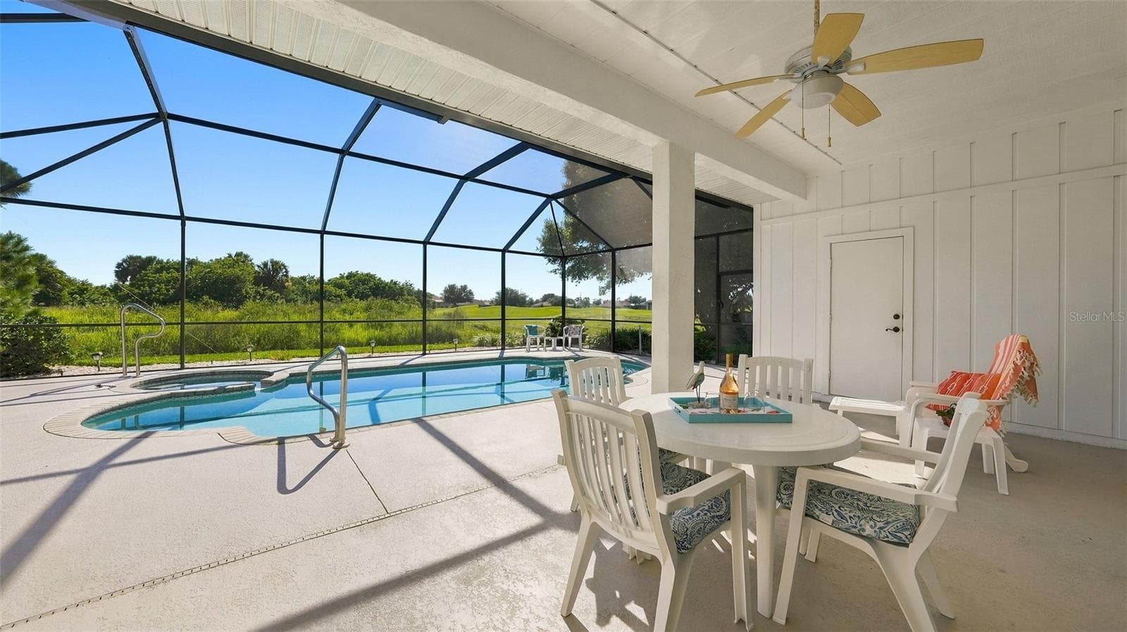 HUGE covered lania space! - 12 MEDALIST CT, ROTONDA WEST