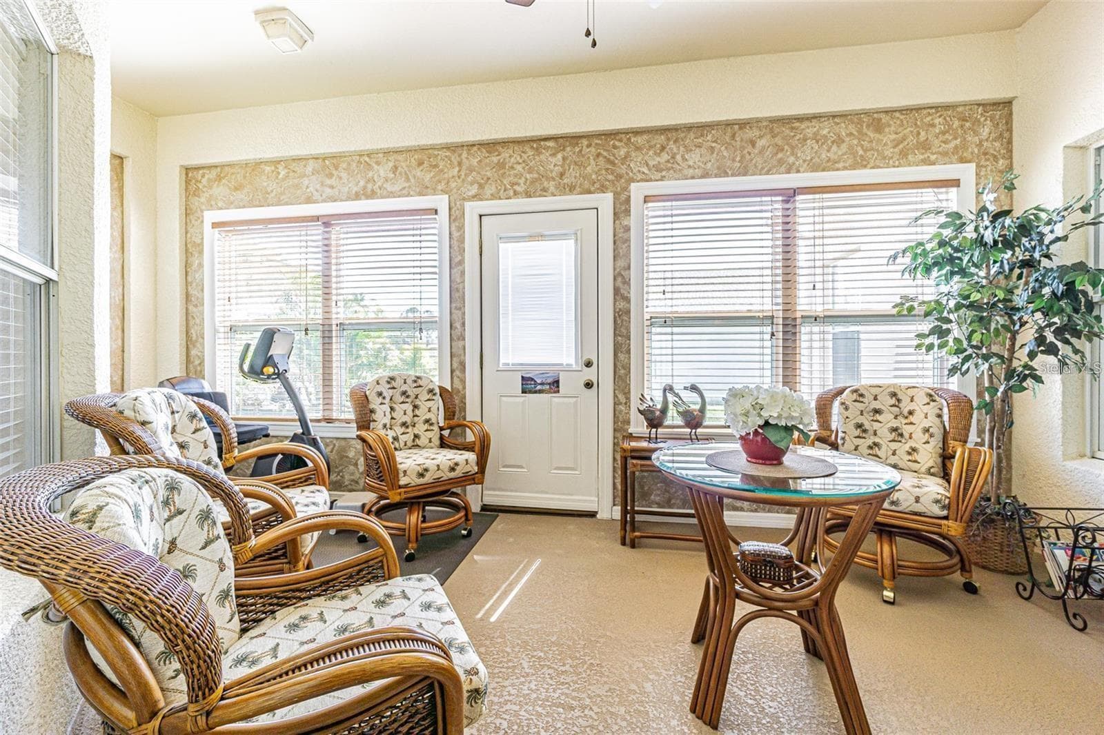 Single Family Residence at 2514 SANDY HILL CT, HOLIDAY, photo 12 of 26
