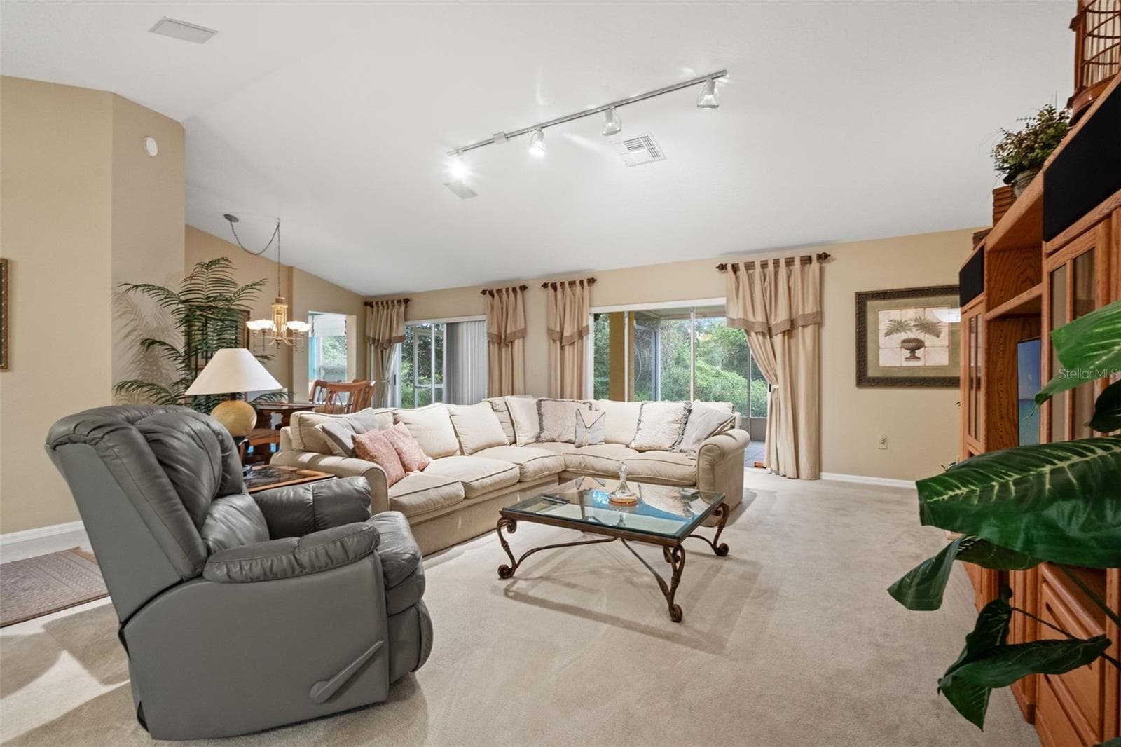 Single Family Residence at 10628 COLLAR DR, SAN ANTONIO, photo 12 of 39