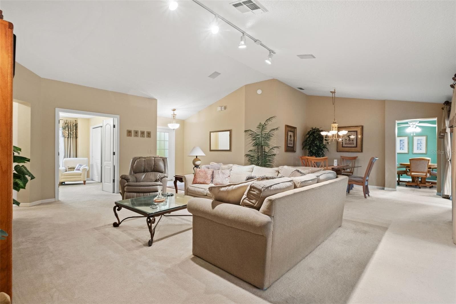 Single Family Residence at 10628 COLLAR DR, SAN ANTONIO, photo 13 of 39